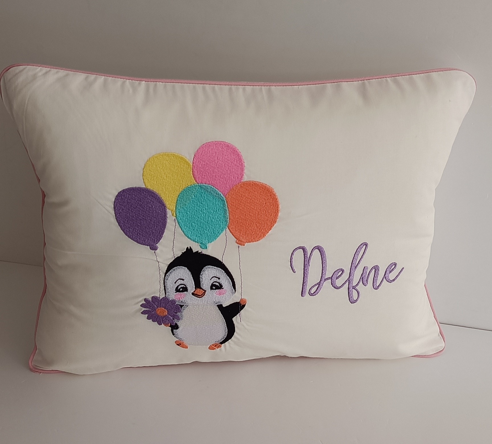 PENGUEN NAKIŞLI YASTIK 