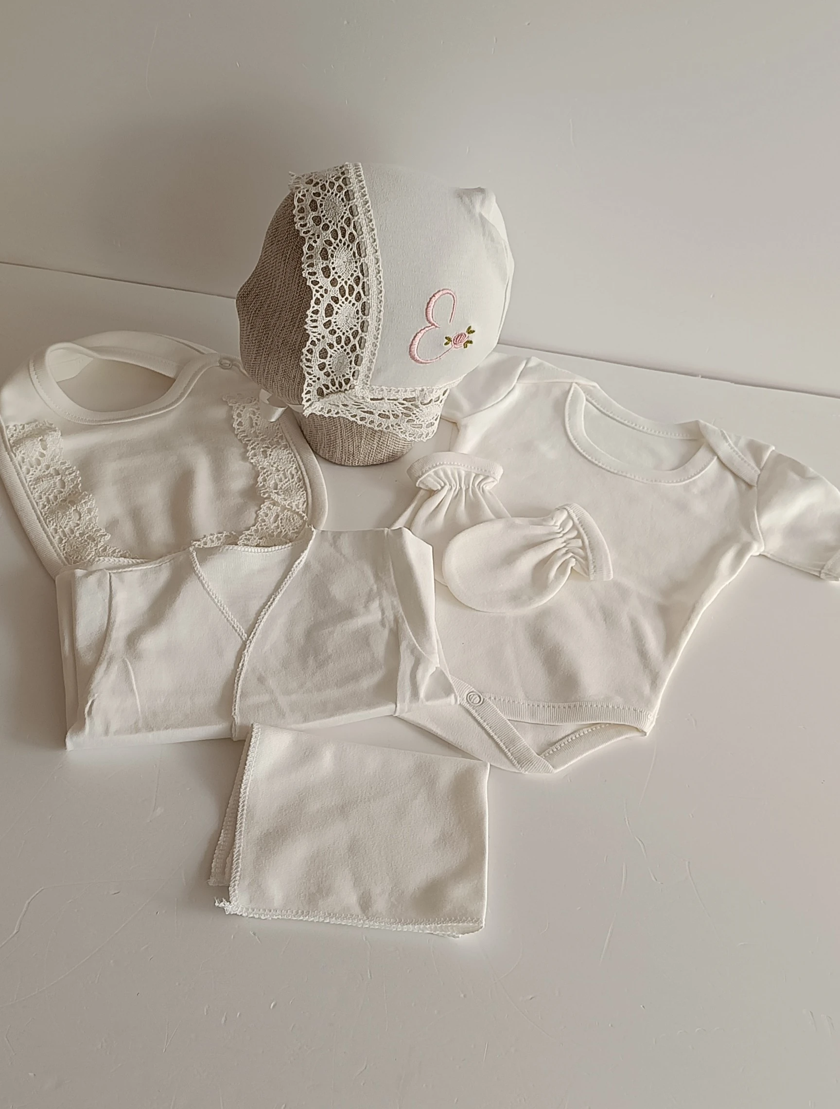 ÇİÇEK NAKIŞLI PENYE HASTANE ÇIKIŞI