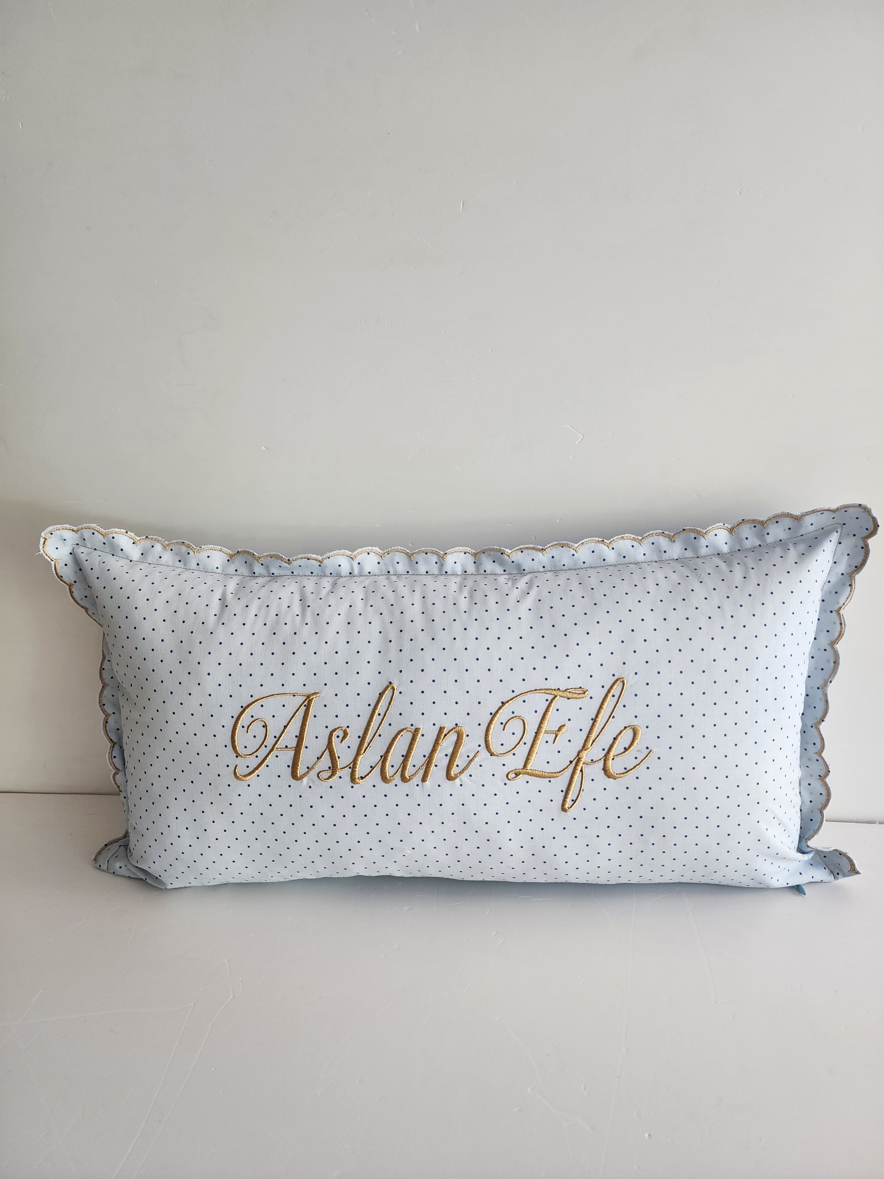 PİKOLU DİKDÖRTGEN NAKIŞLI YASTIK