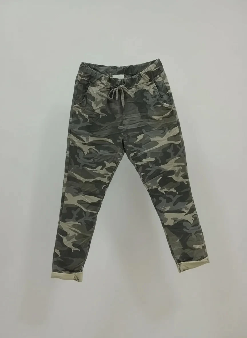 Kamuflaj Desenli Bağcık Detaylı Pantolon