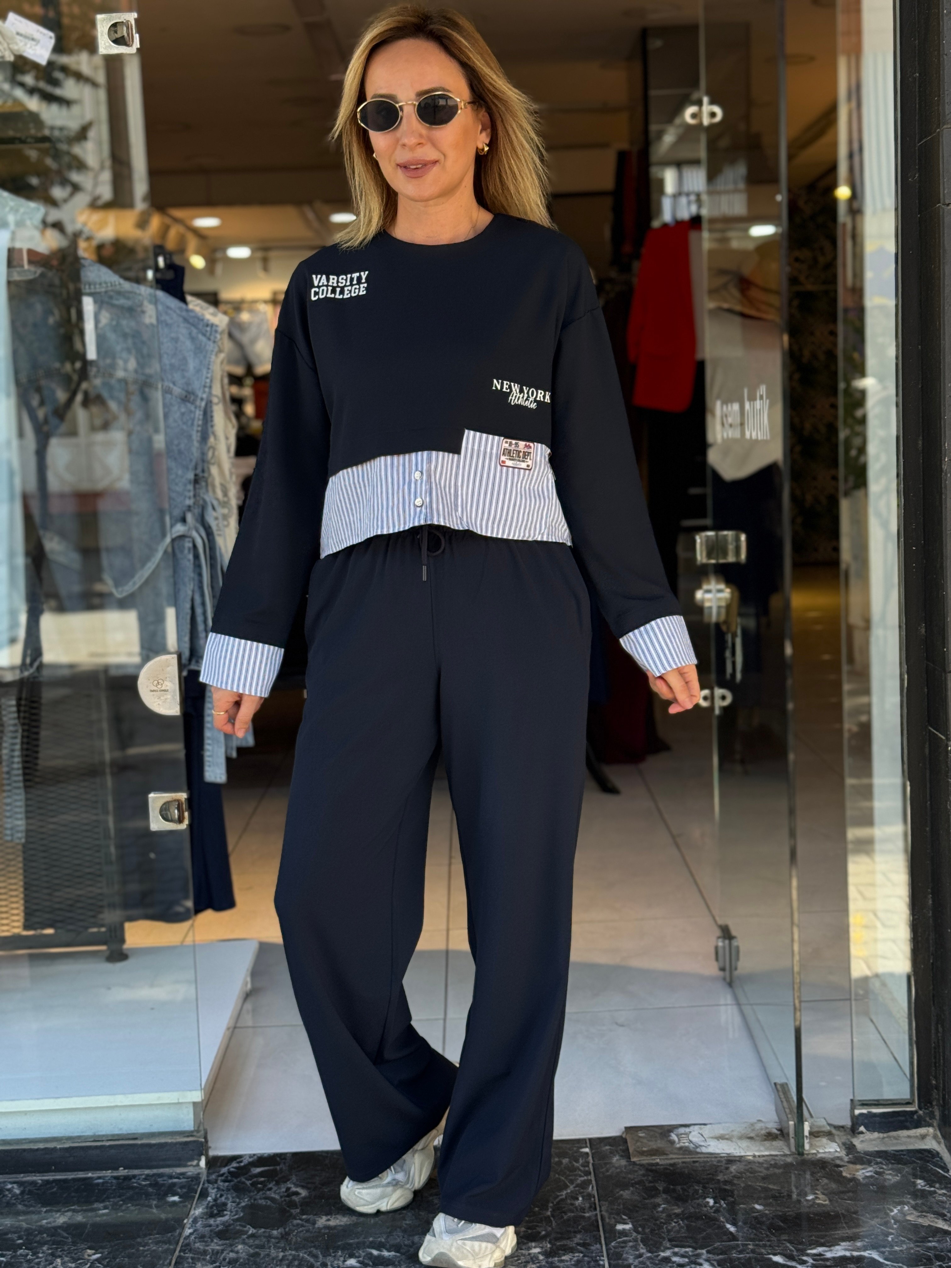 Bel Detaylı Lacivert Pantolon