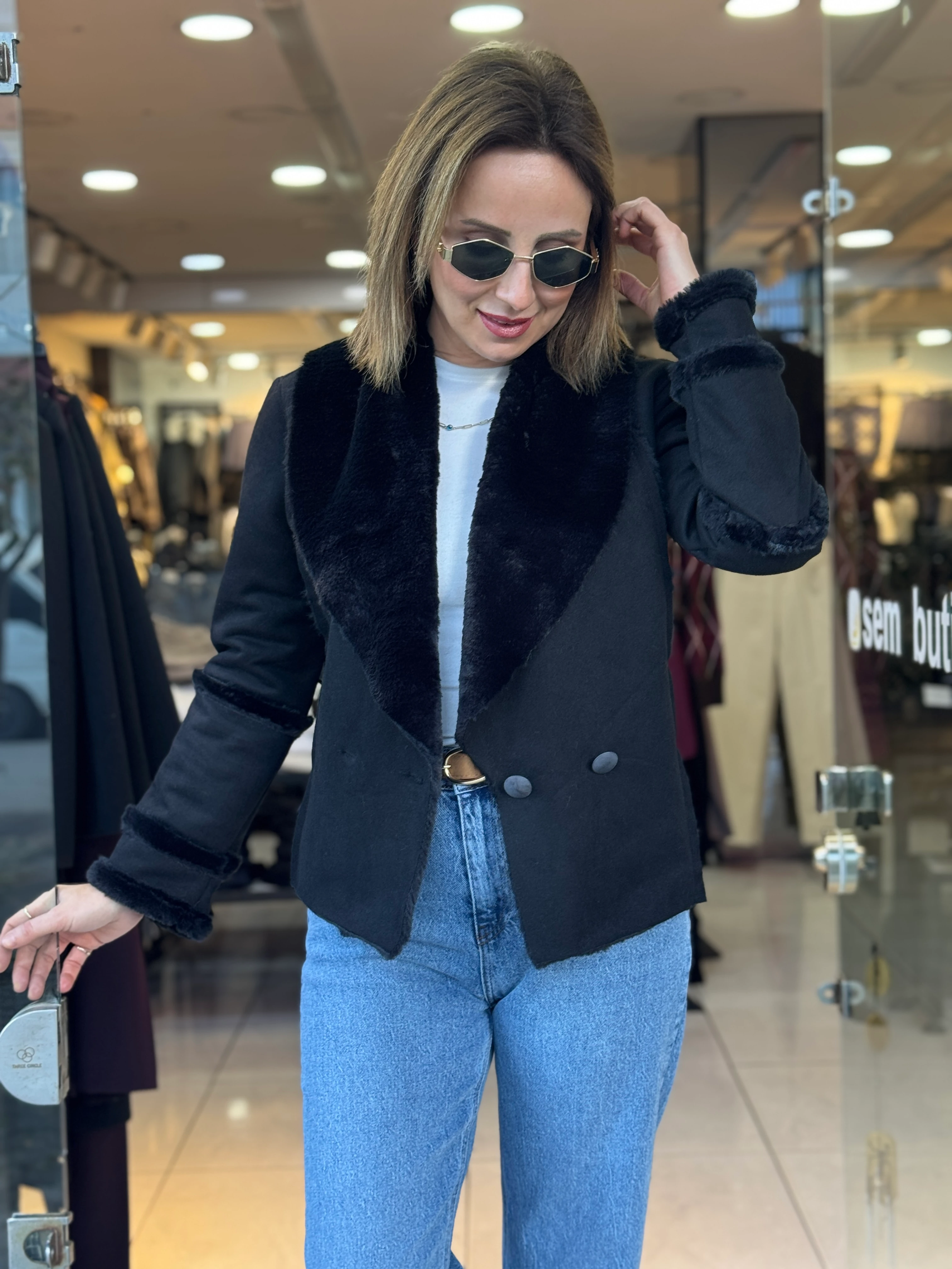 Yaka Kürklü Siyah Süet Ceket