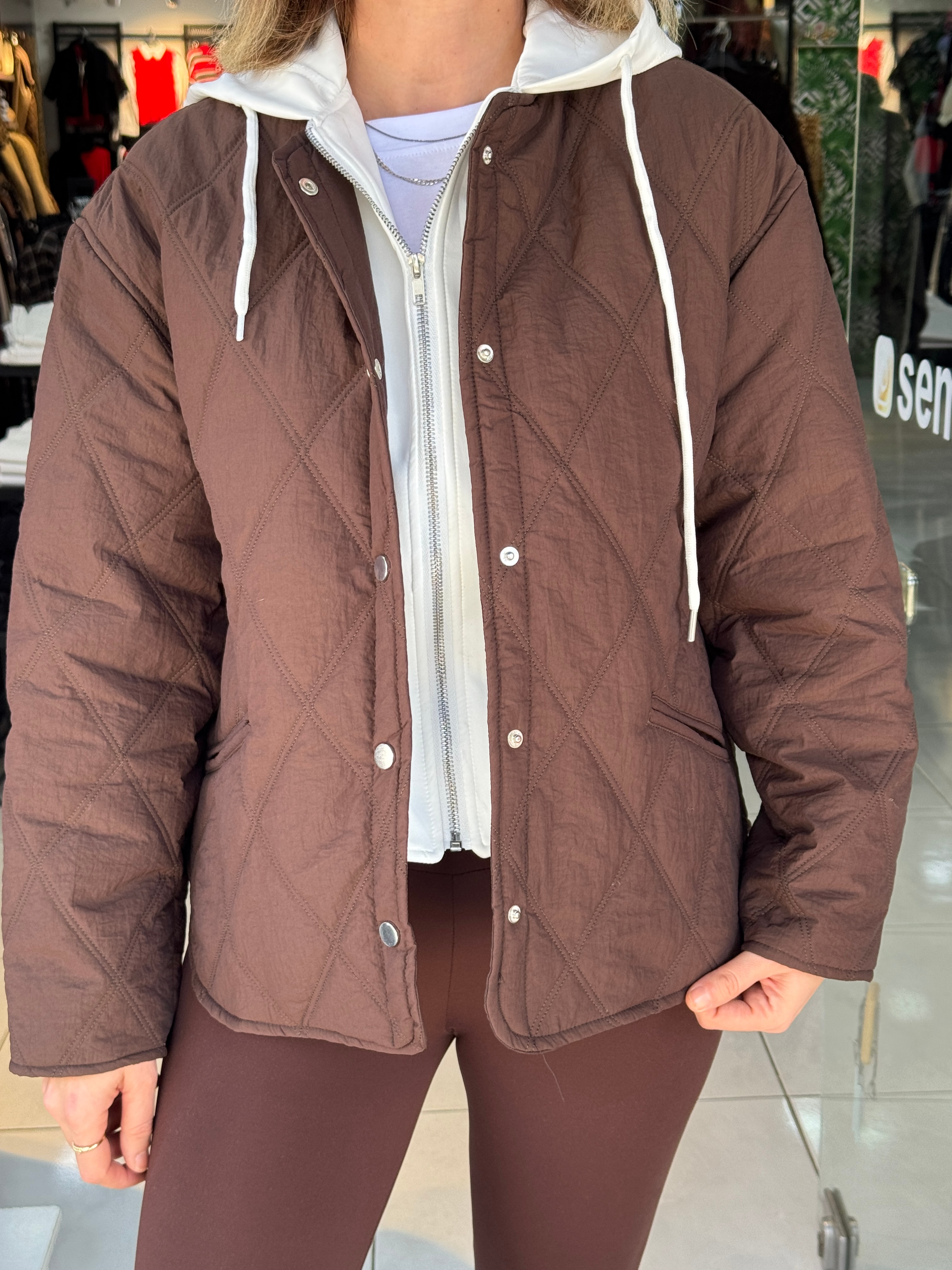 Kapitone Kapüşonlu Mont