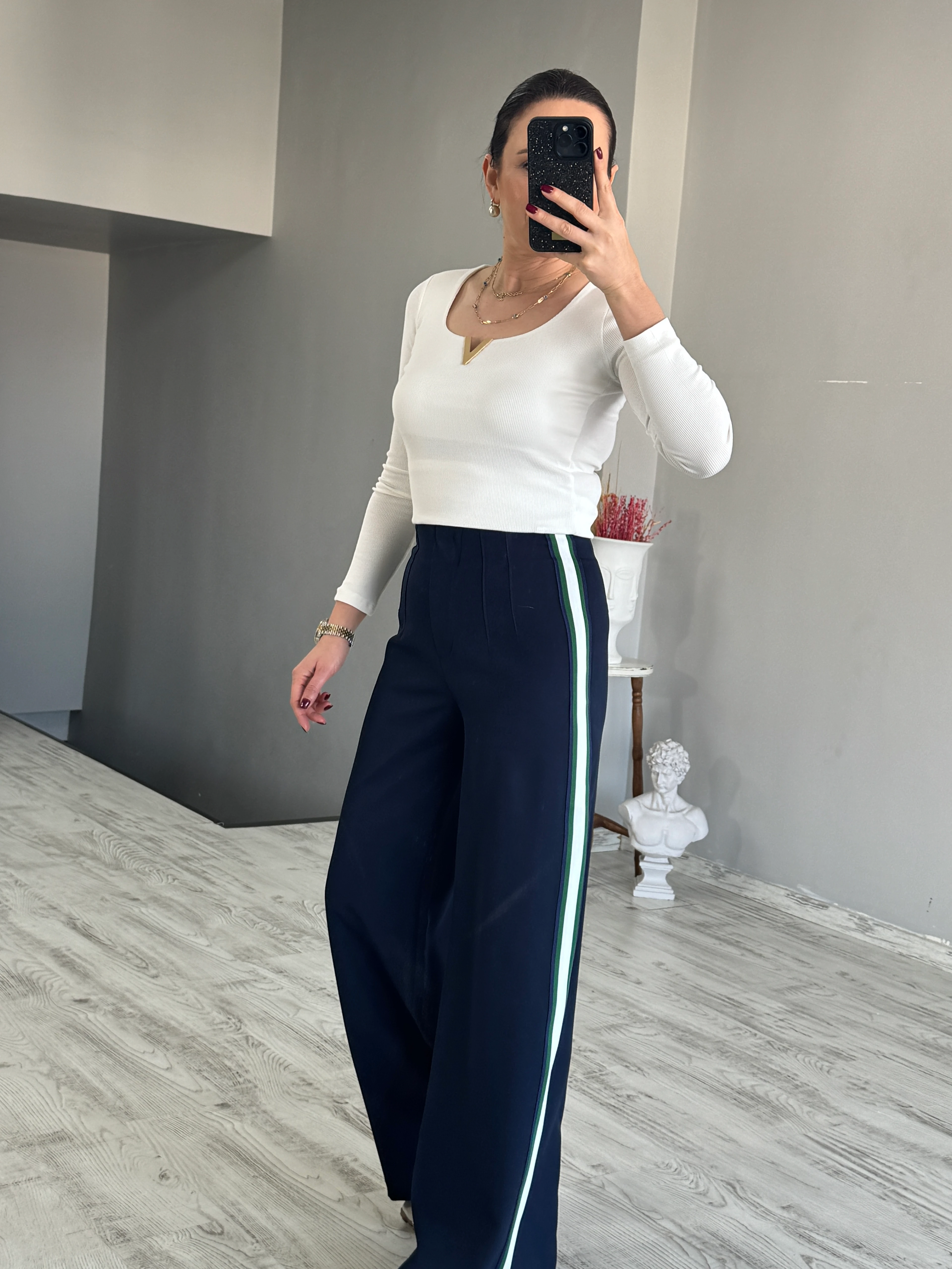 Yan Şerit Detaylı Pantolon