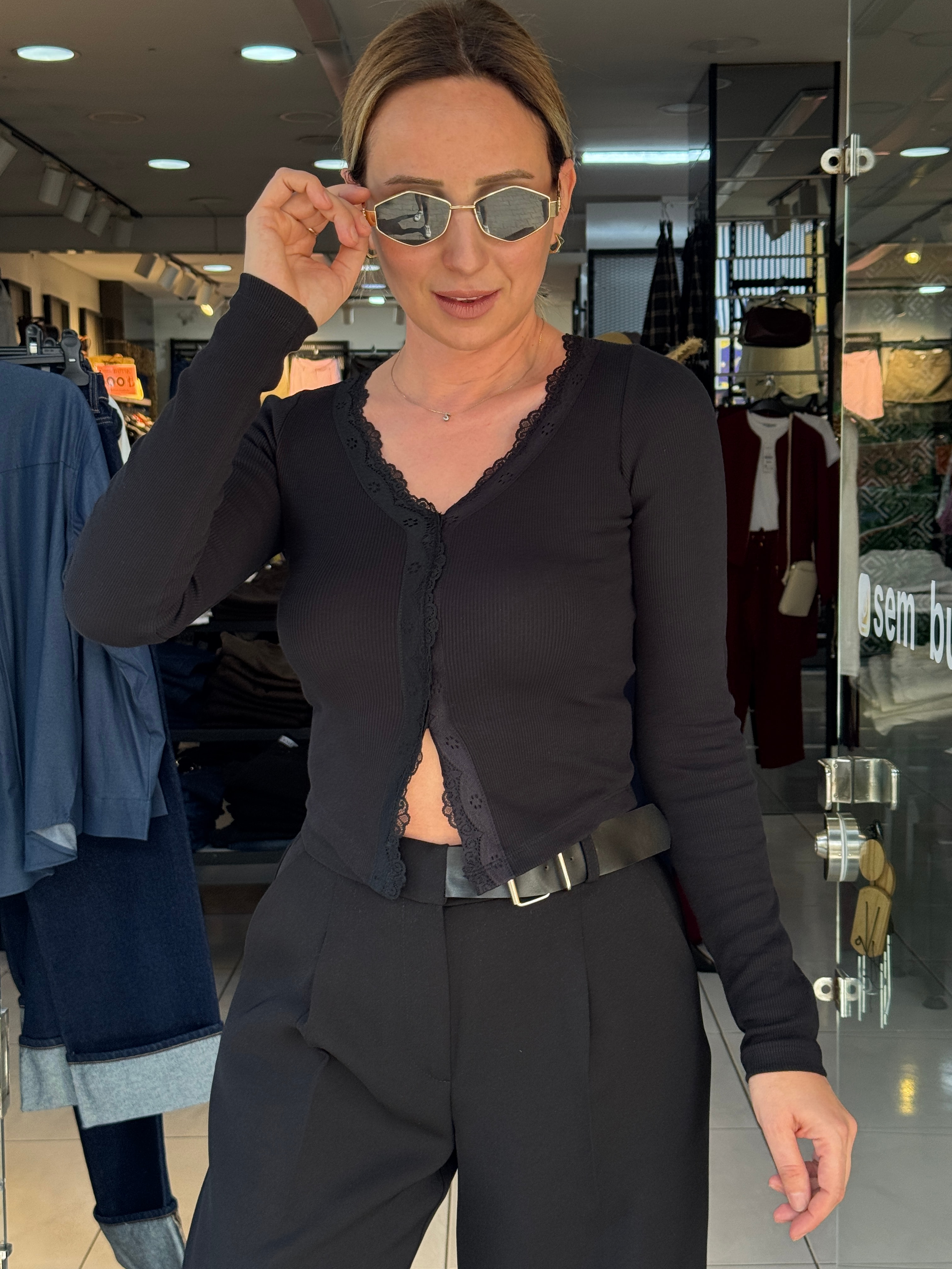 Dantel Geçişli Ön Detaylı Badi