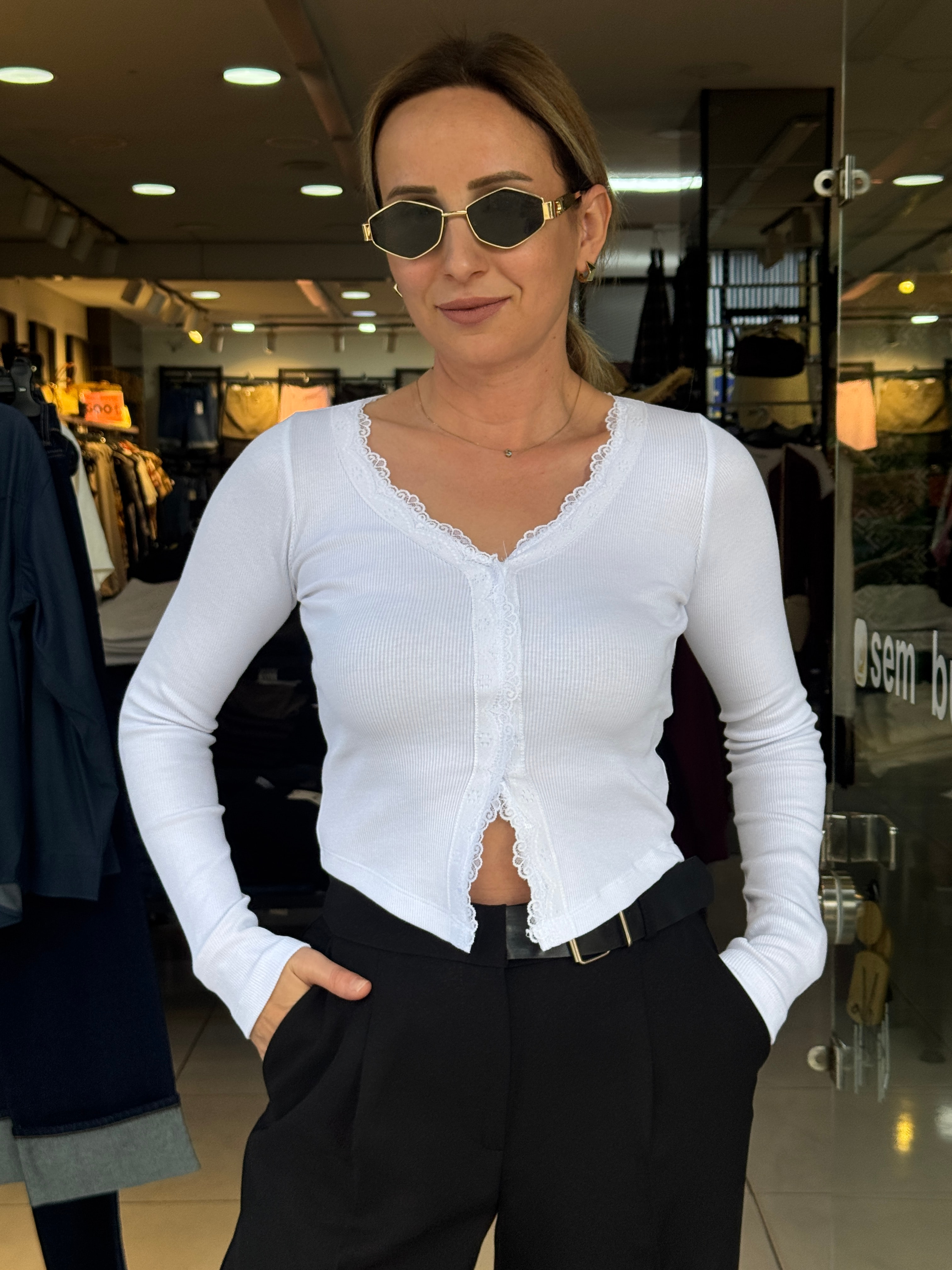 Dantel Geçişli Ön Detaylı Badi