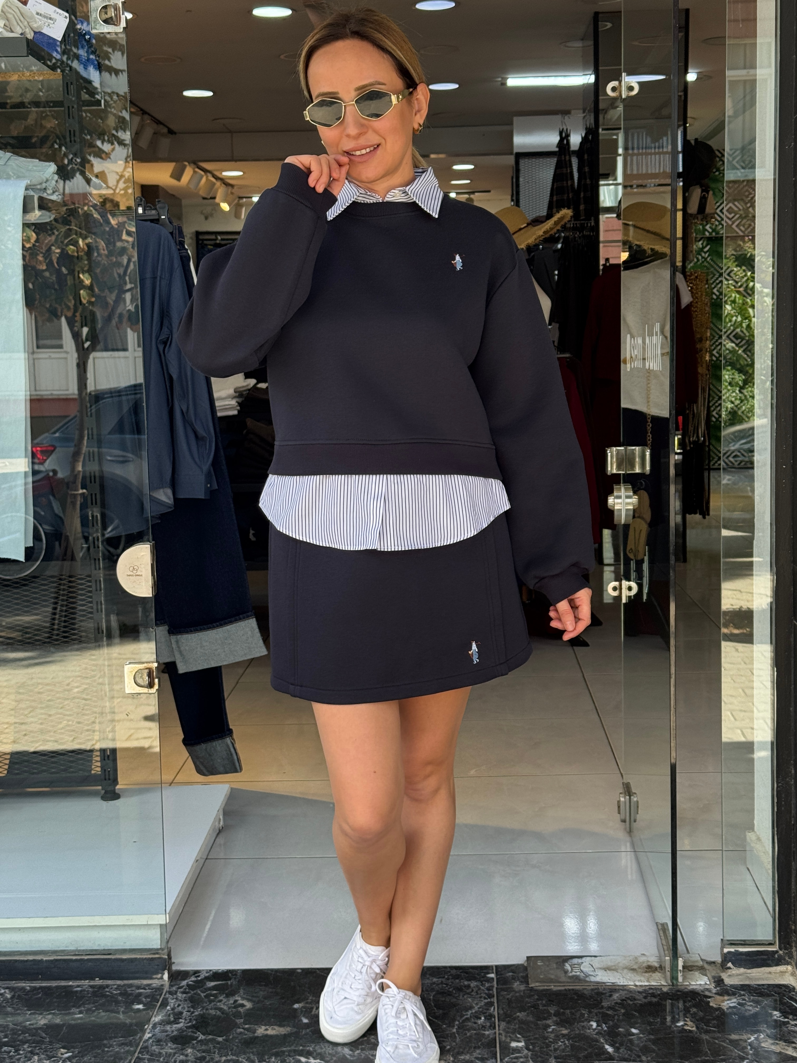 Gömlek Detaylı Lacivert Sweat