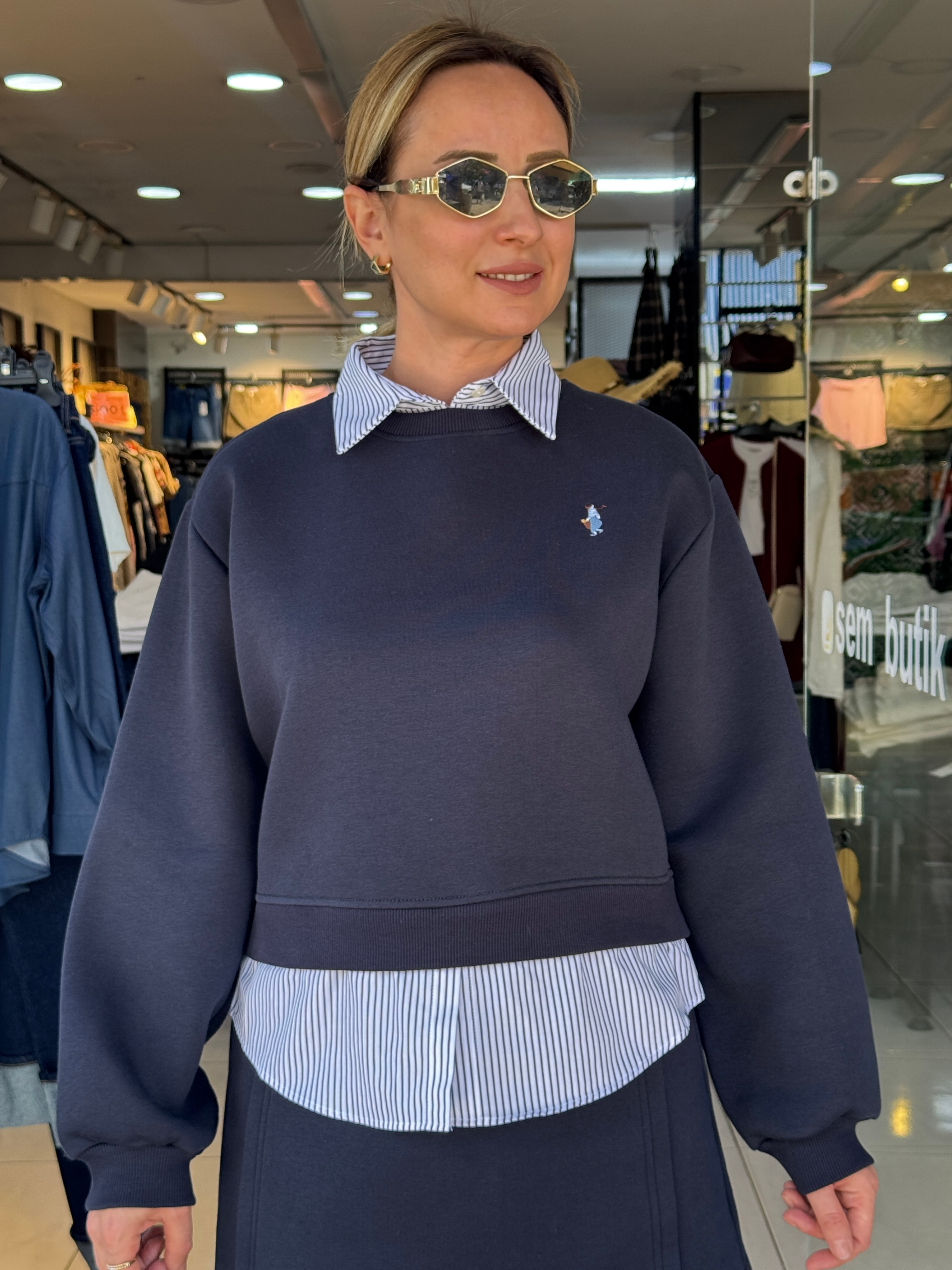 Gömlek Detaylı Lacivert Sweat