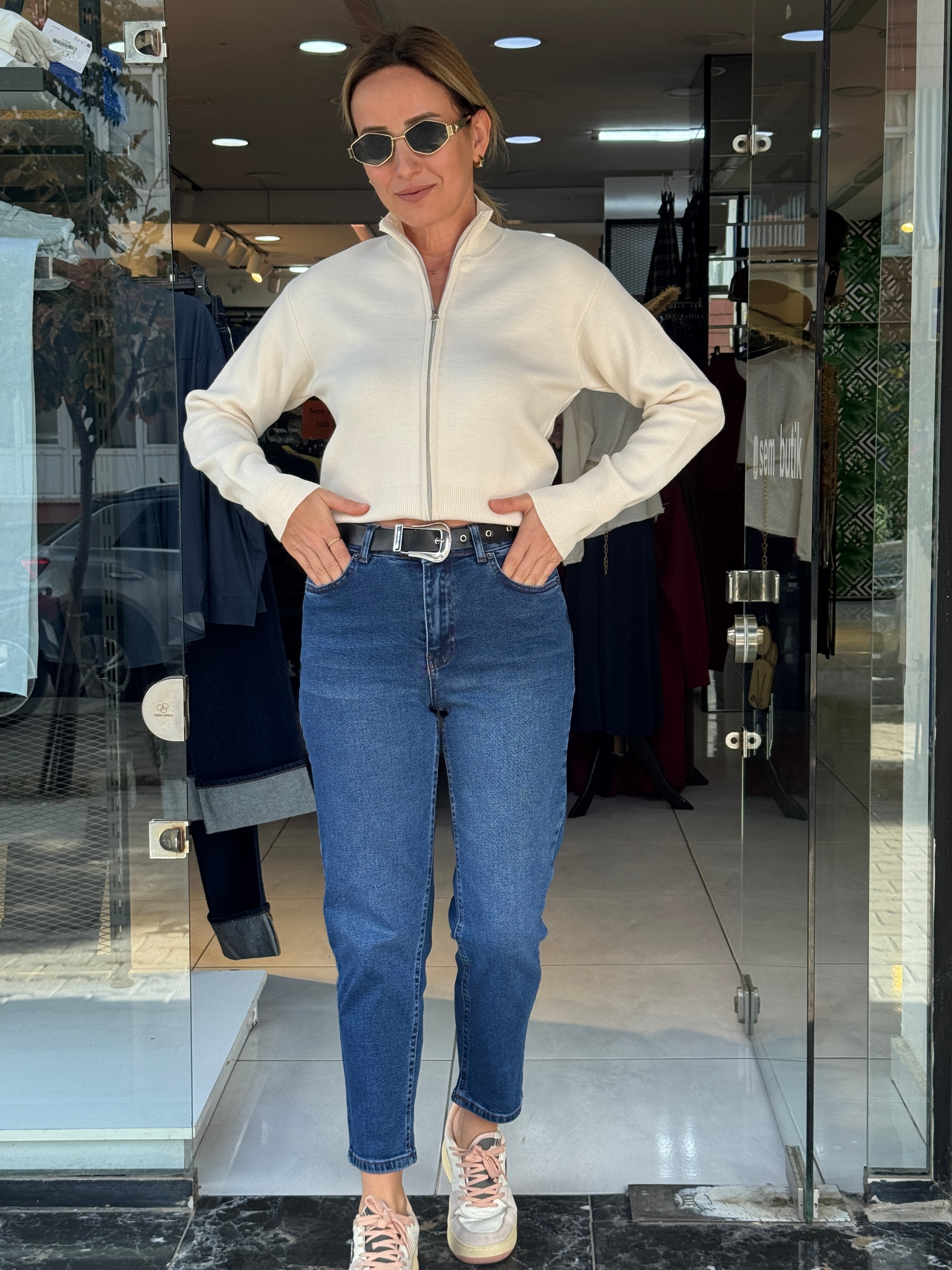 Kemerli Lacivert Jean