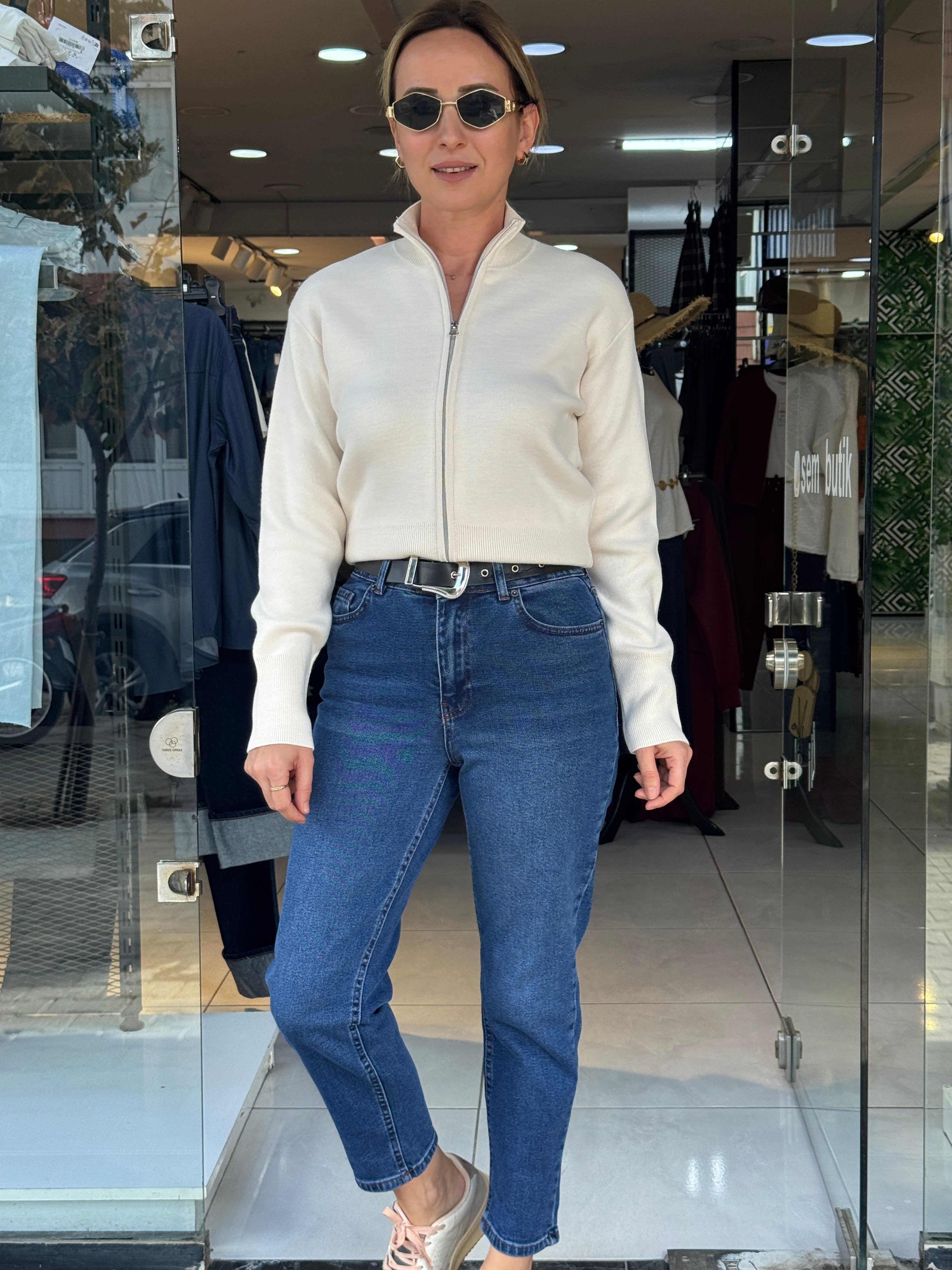 Kemerli Lacivert Jean