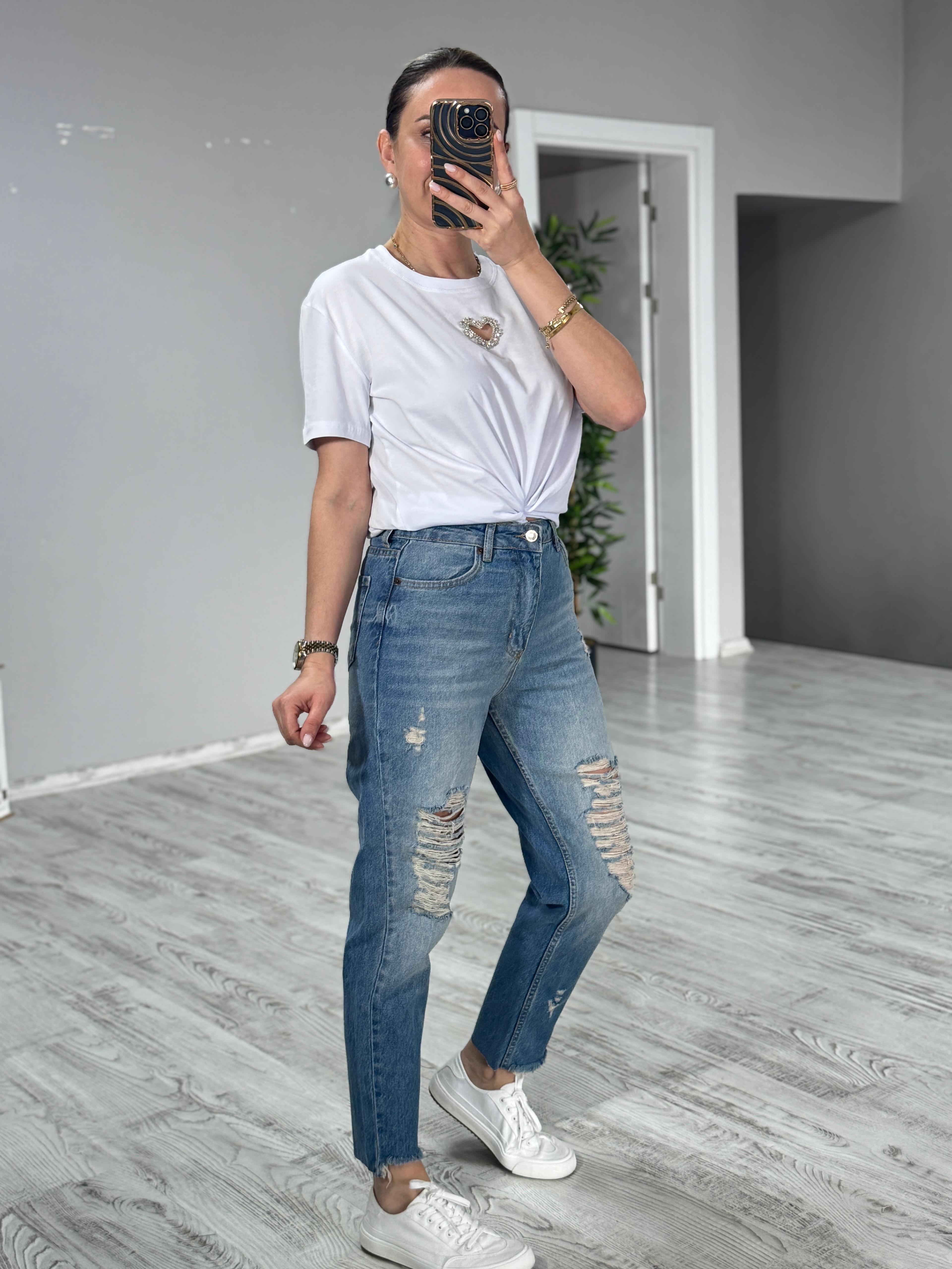 Yırtık Detaylı Jean