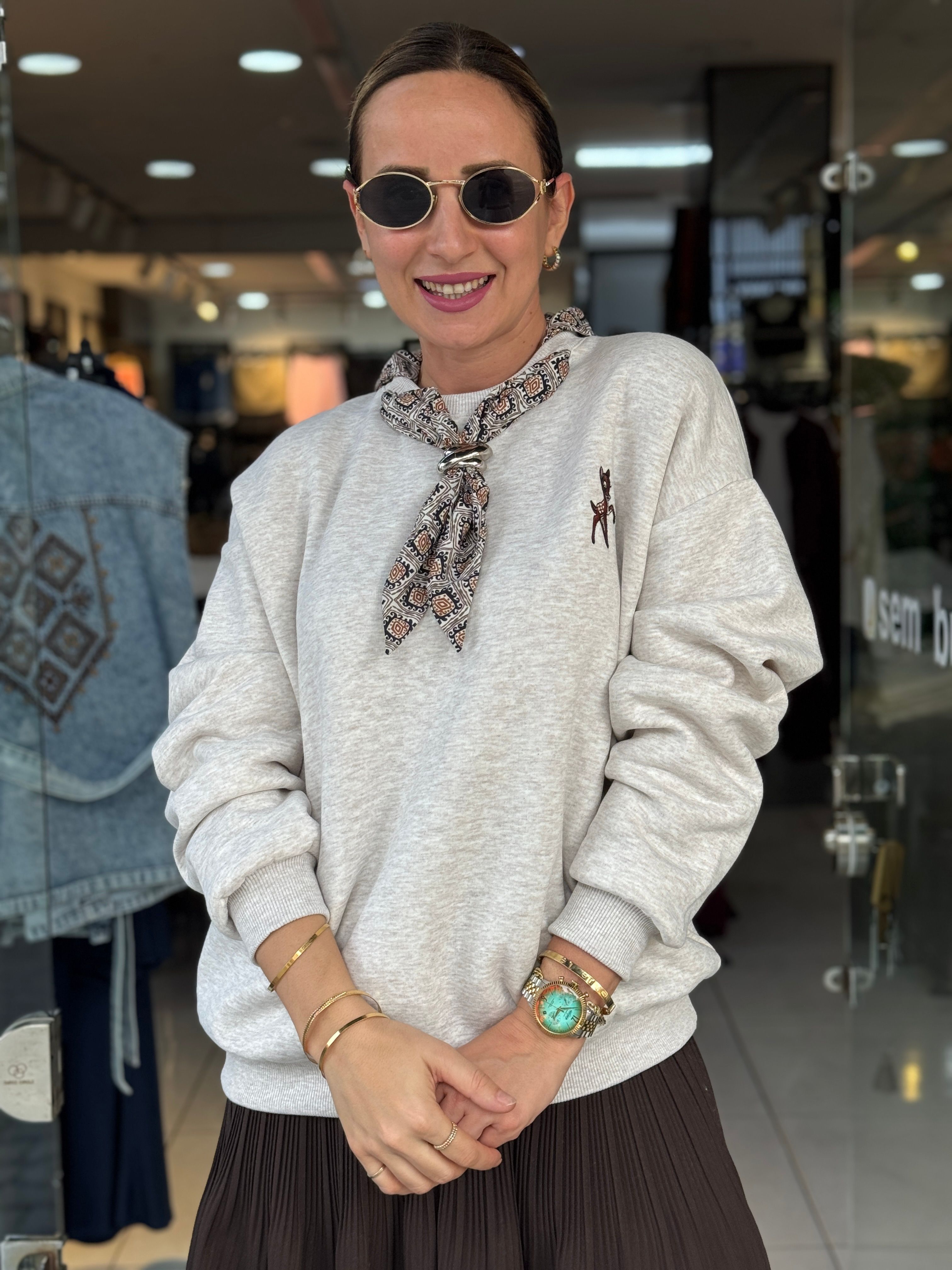 Fular Detaylı Nakışlı Şardonlu Sweat