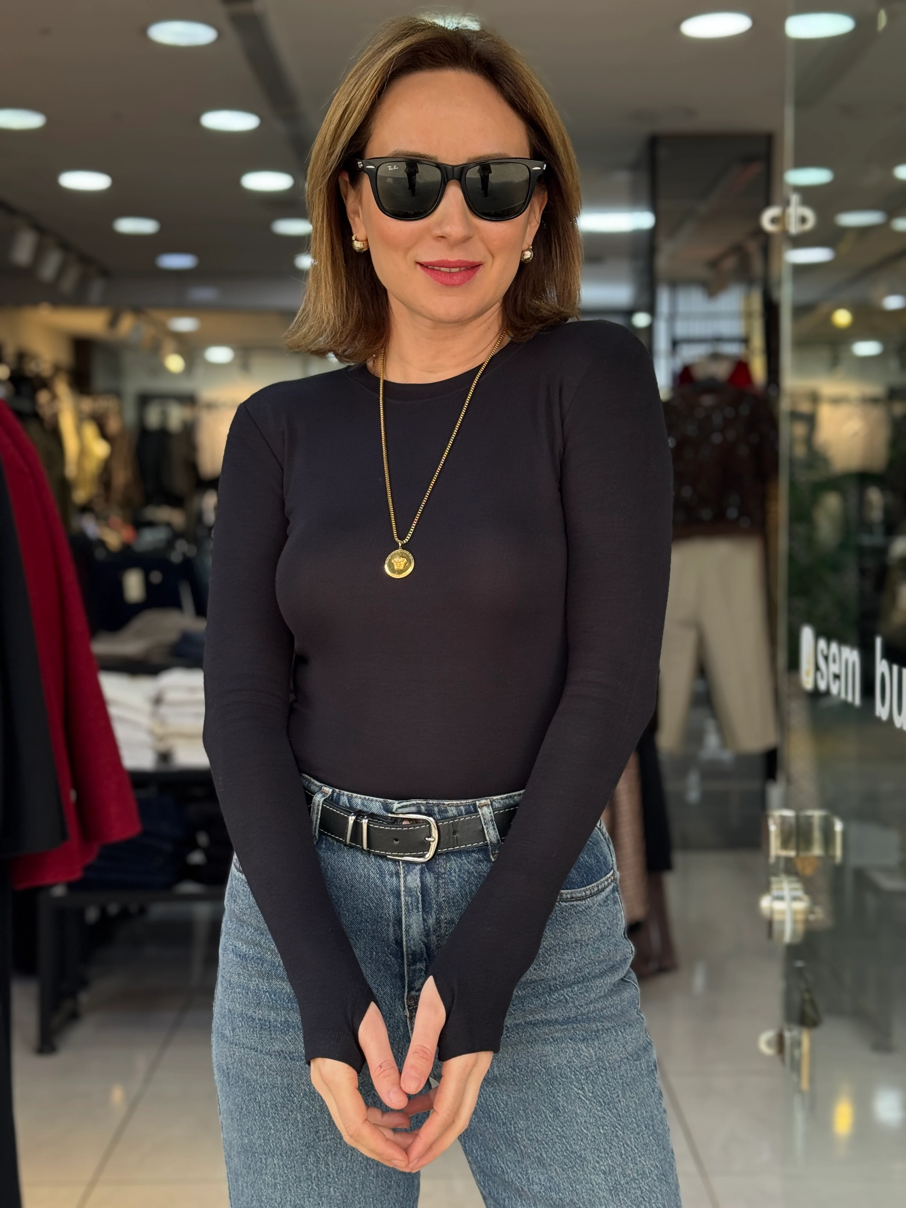 Yuvarlak Yaka Parmak Geçmeli Body - Siyah