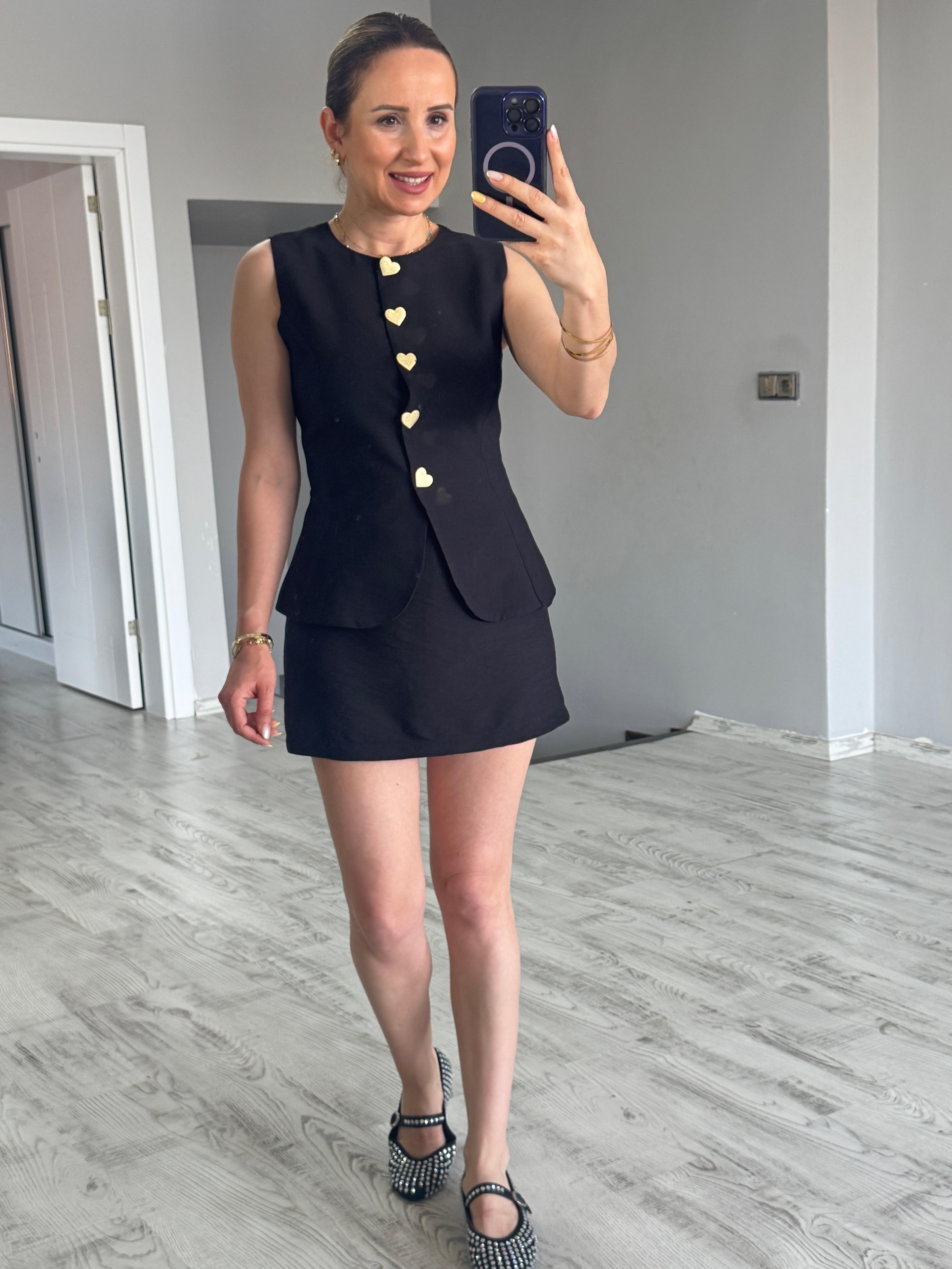 Siyah Kalp Düğmeli Keten Tulum