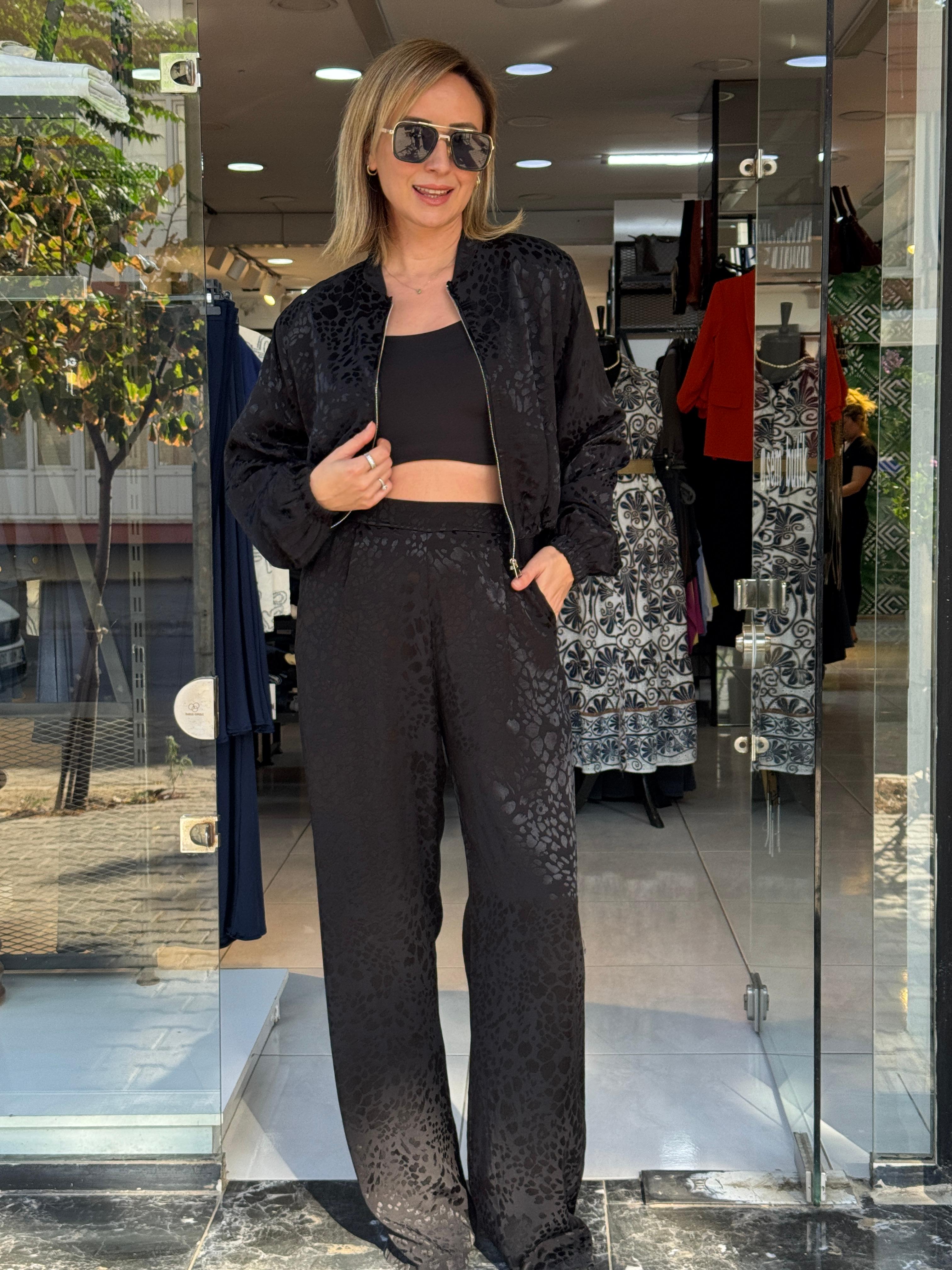 Siyah Leoparlı Saten Ceket