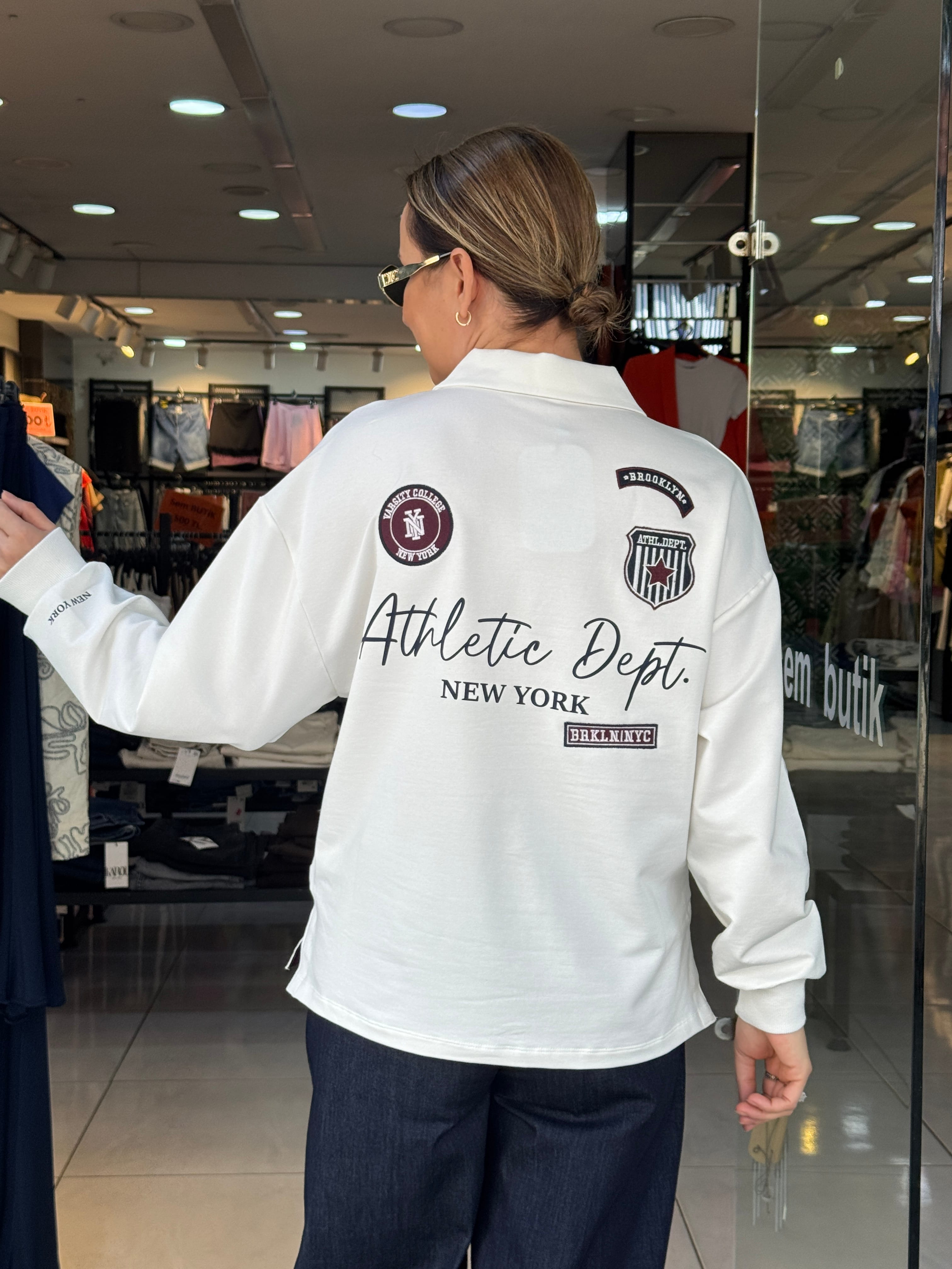 Ekru Arma Detaylı Sweat