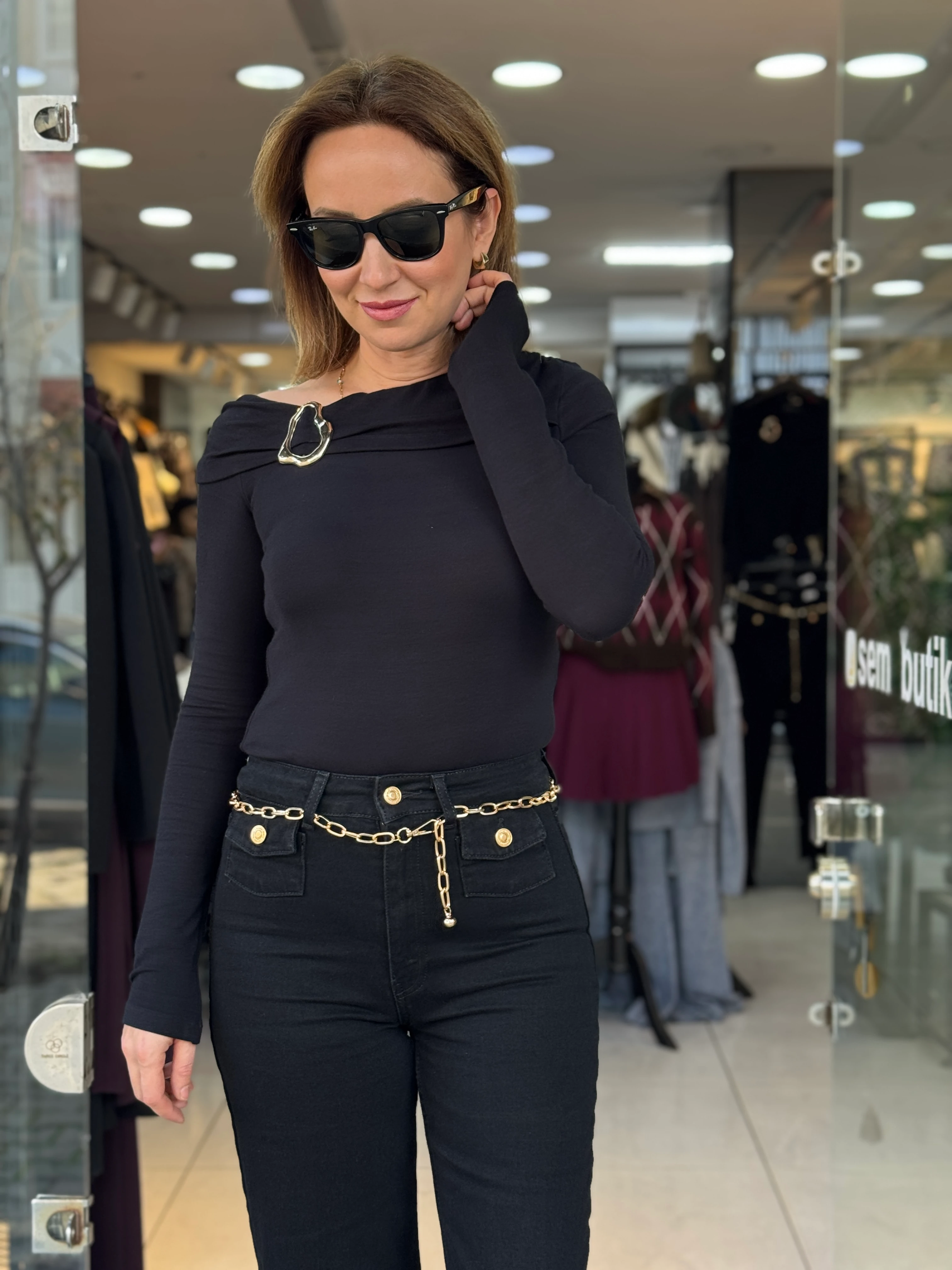 Gold Aksesuarlı Bluz