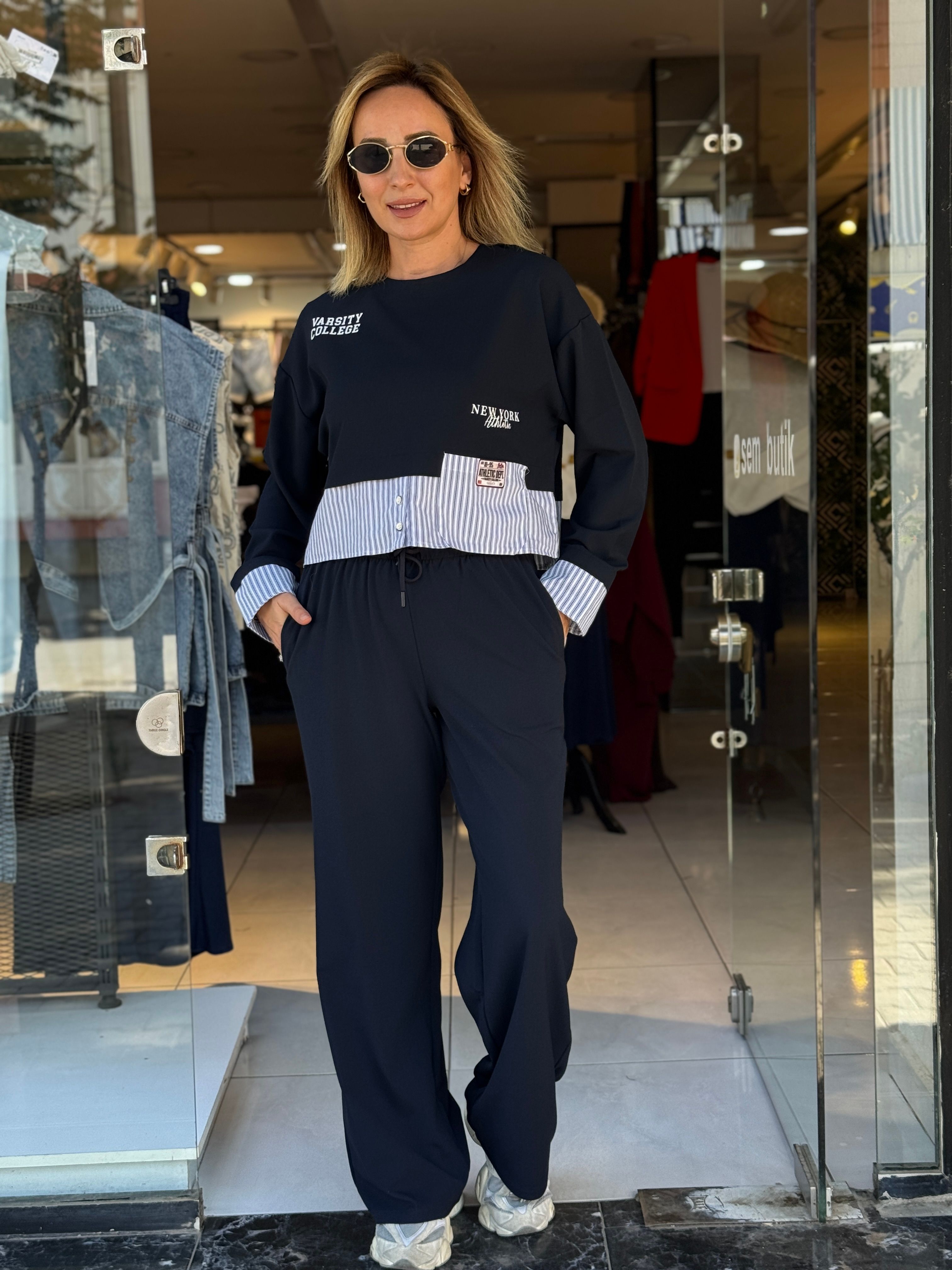 Bel Detaylı Lacivert Pantolon