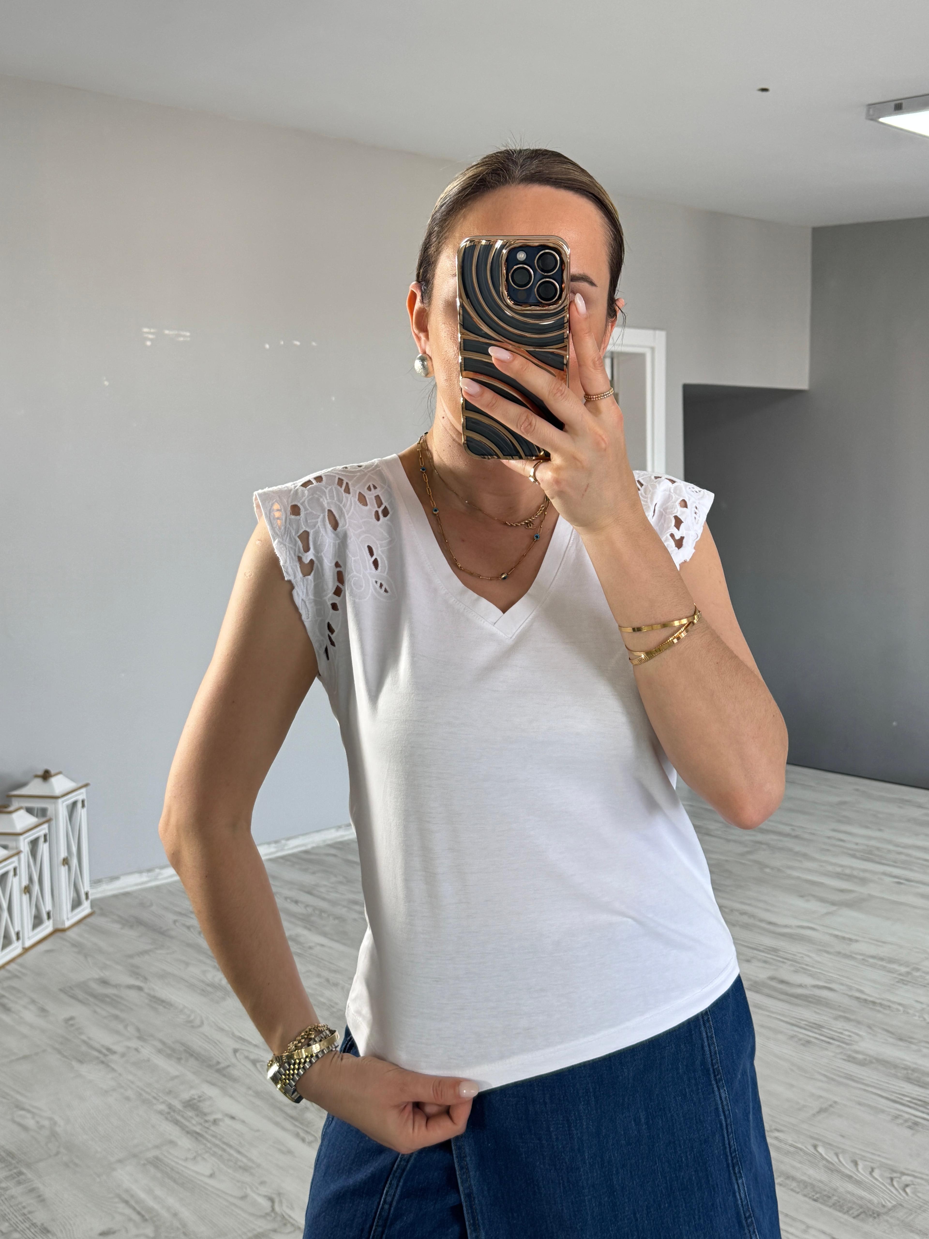 Fisto Detaylı Tshirt