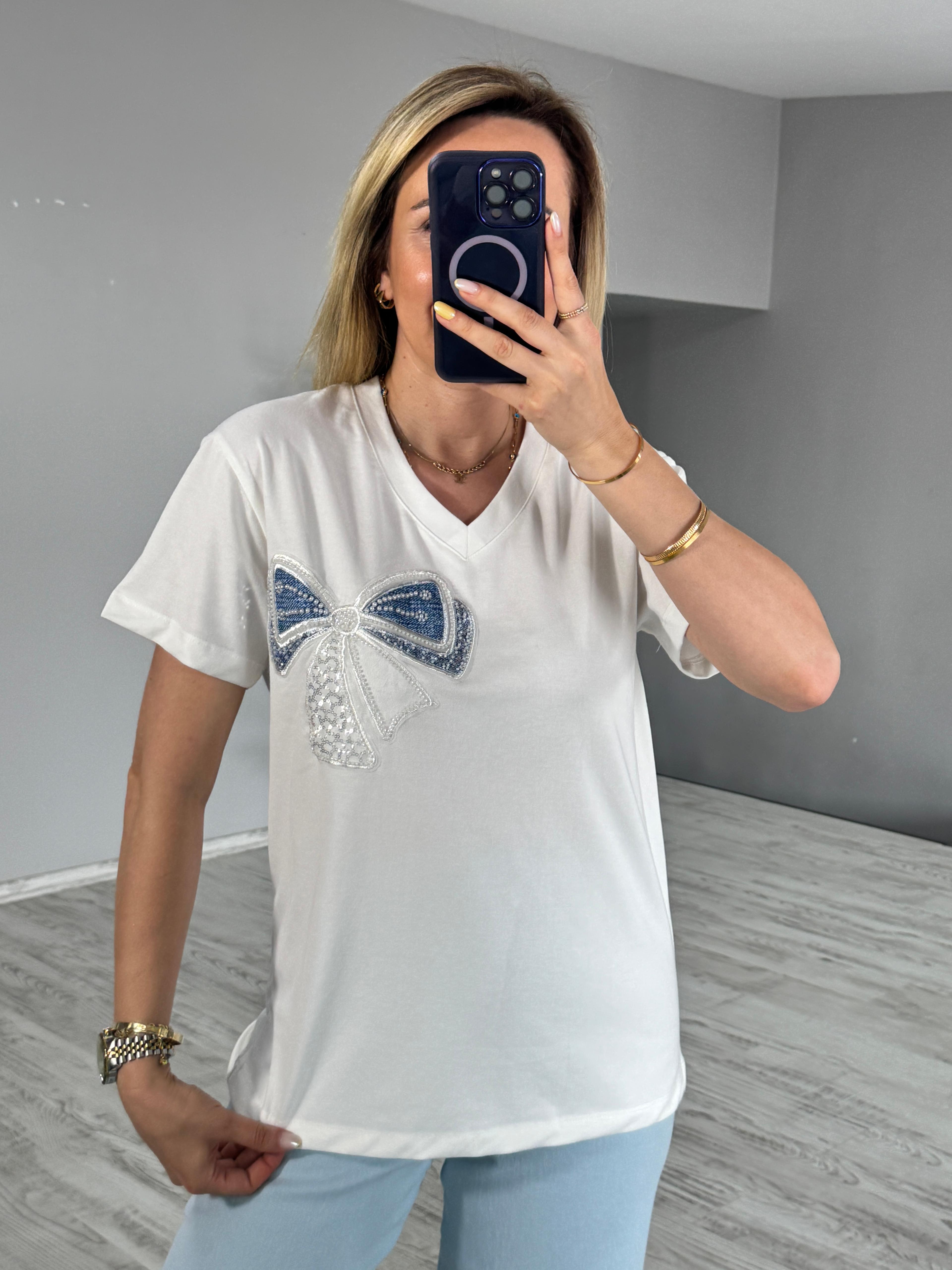 Kurdele Detaylı Tshirt