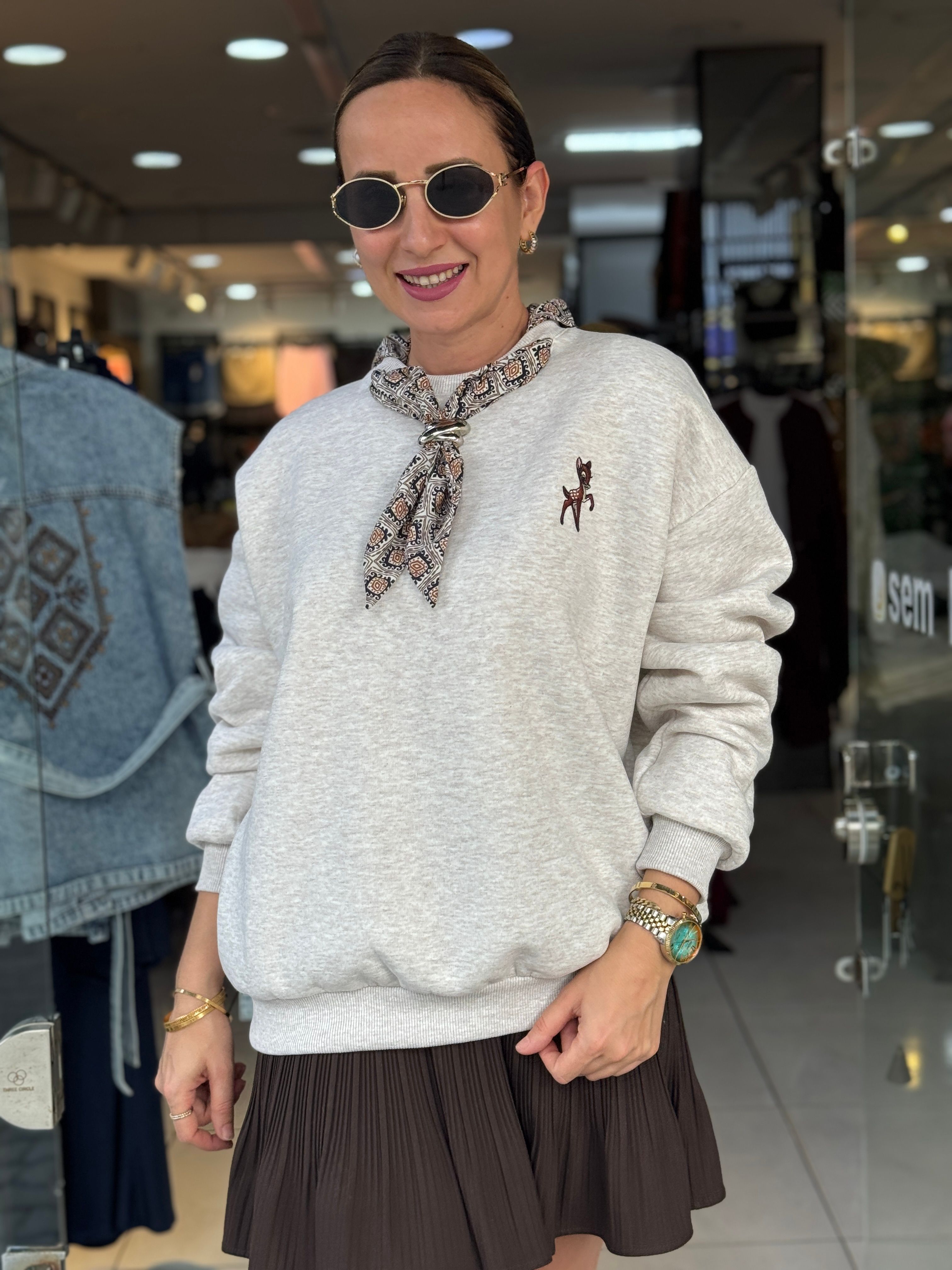 Fular Detaylı Nakışlı Şardonlu Sweat