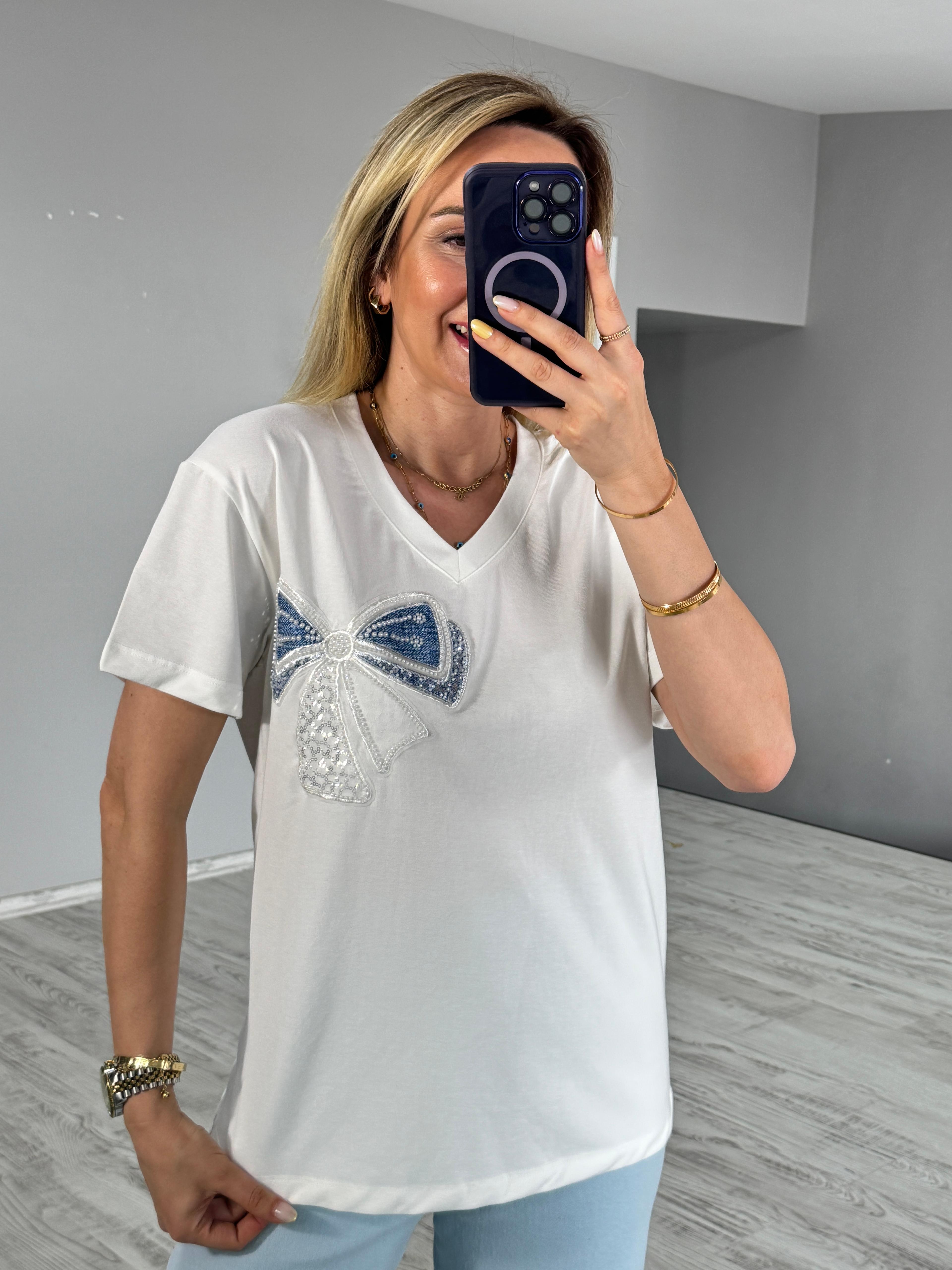 Kurdele Detaylı Tshirt
