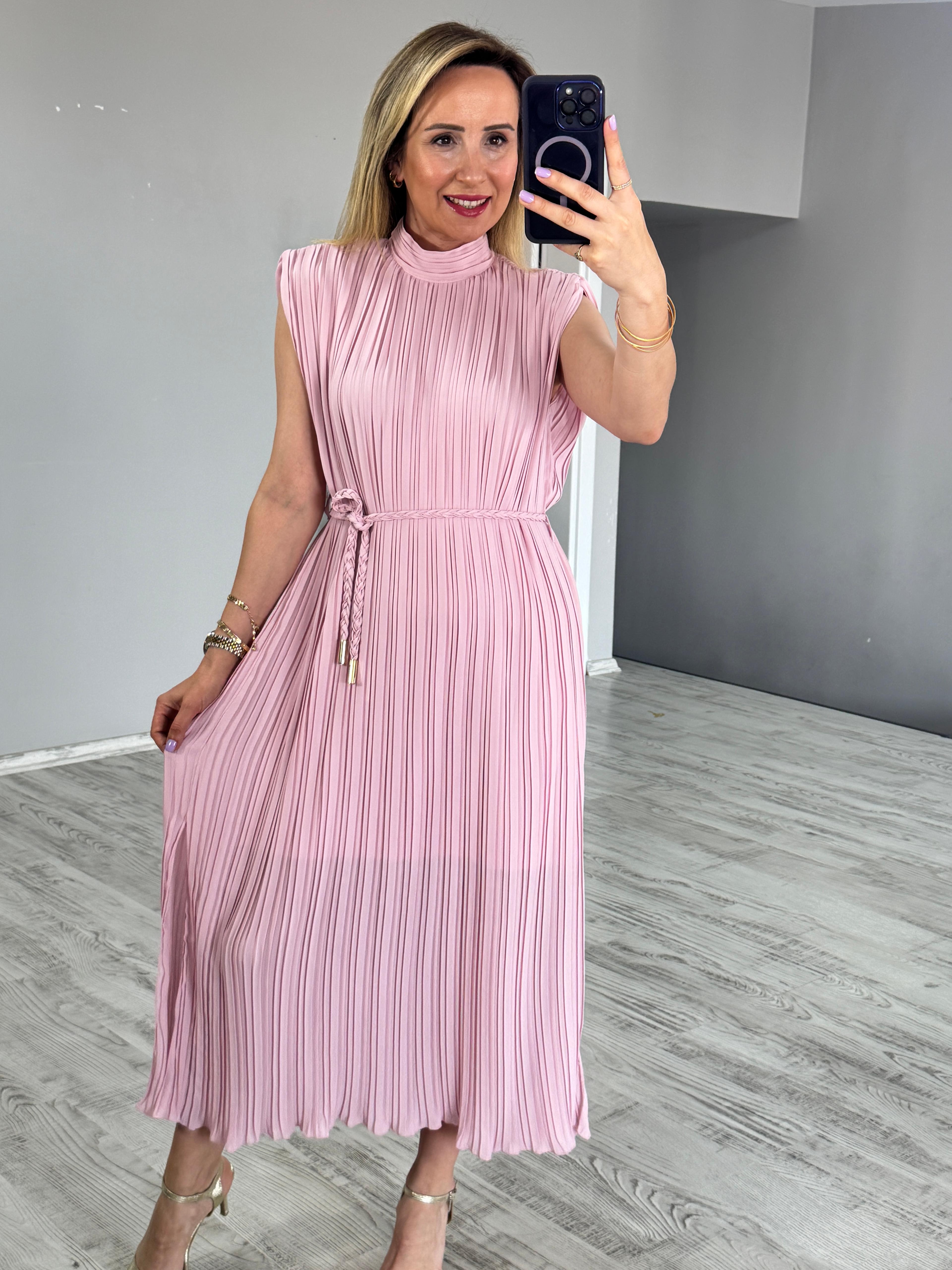 Pliseli Kemerli Toz Pembe Elbise