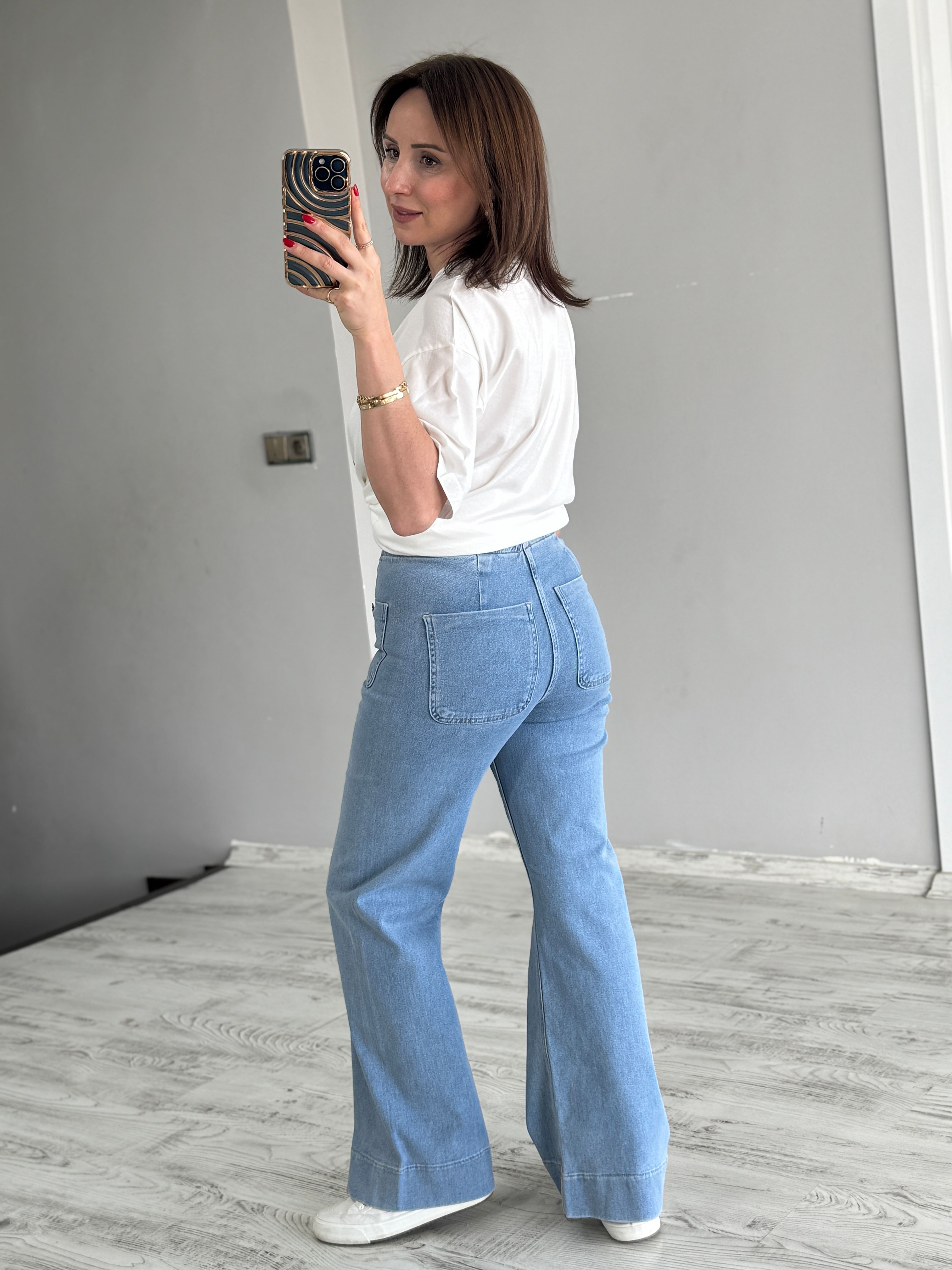 Cep Detaylı Mavi Jean