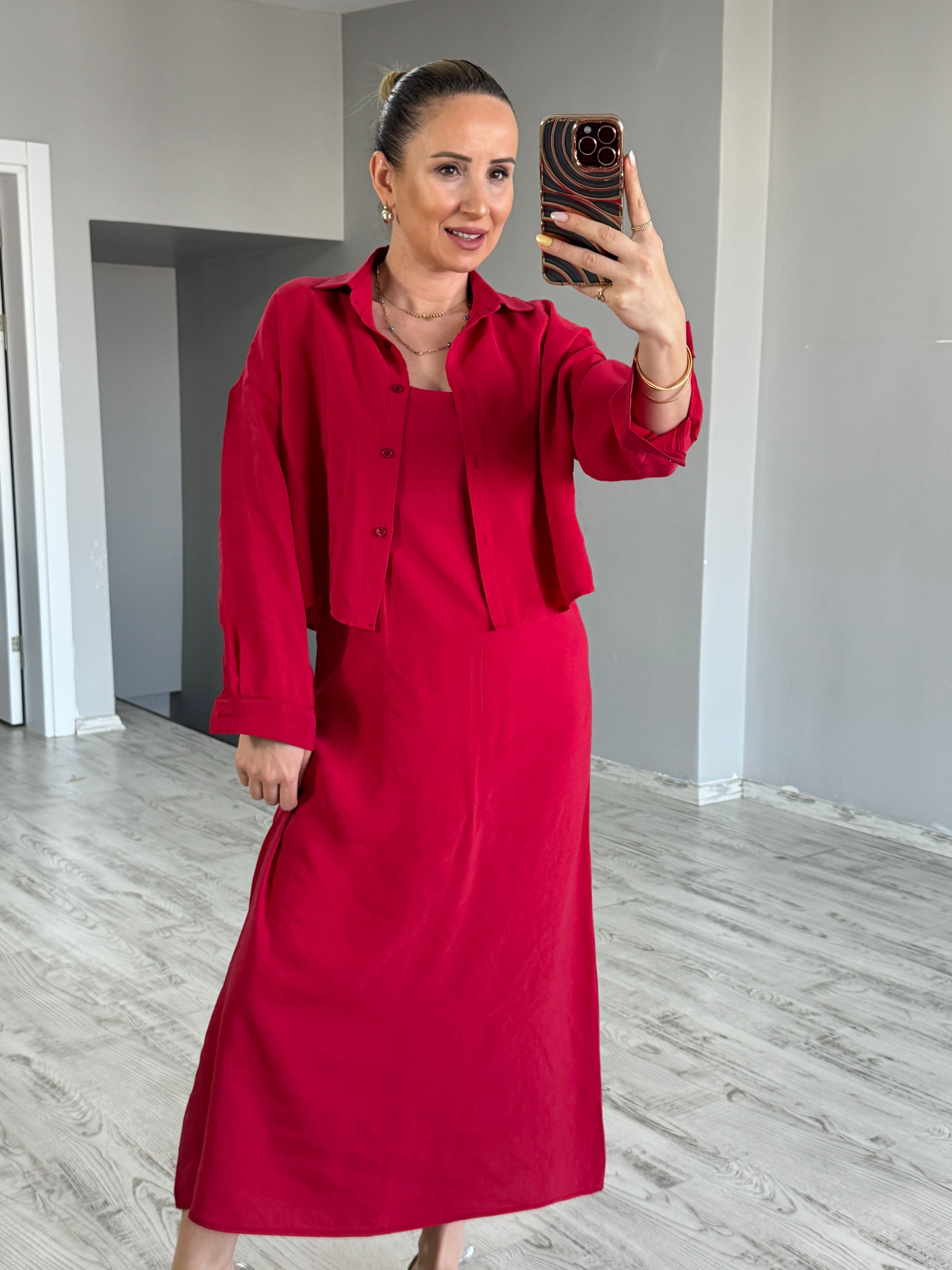 Kırmızı Gömlekli Tensel Elbise