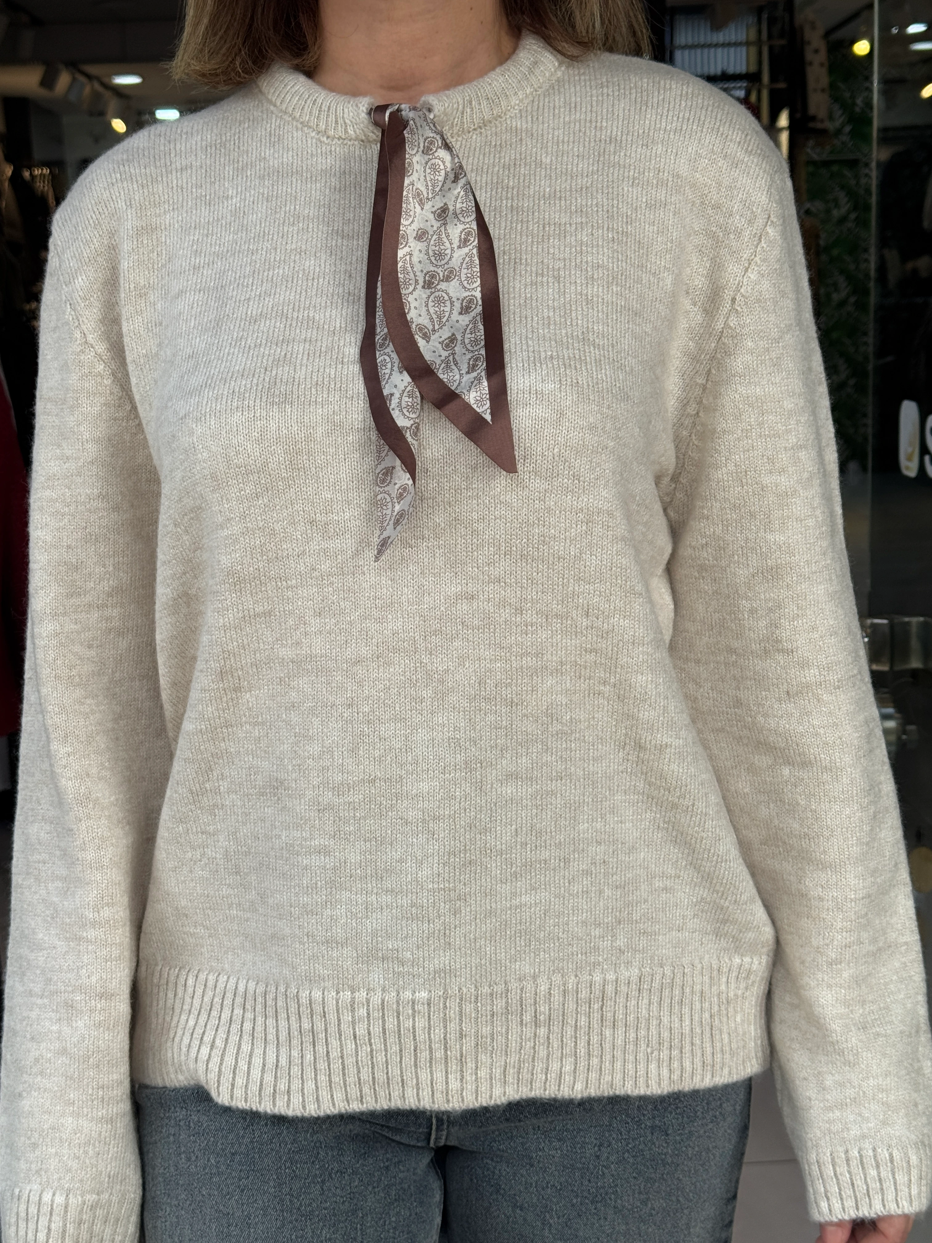 Yakası Fularlı Yumoş Kazak