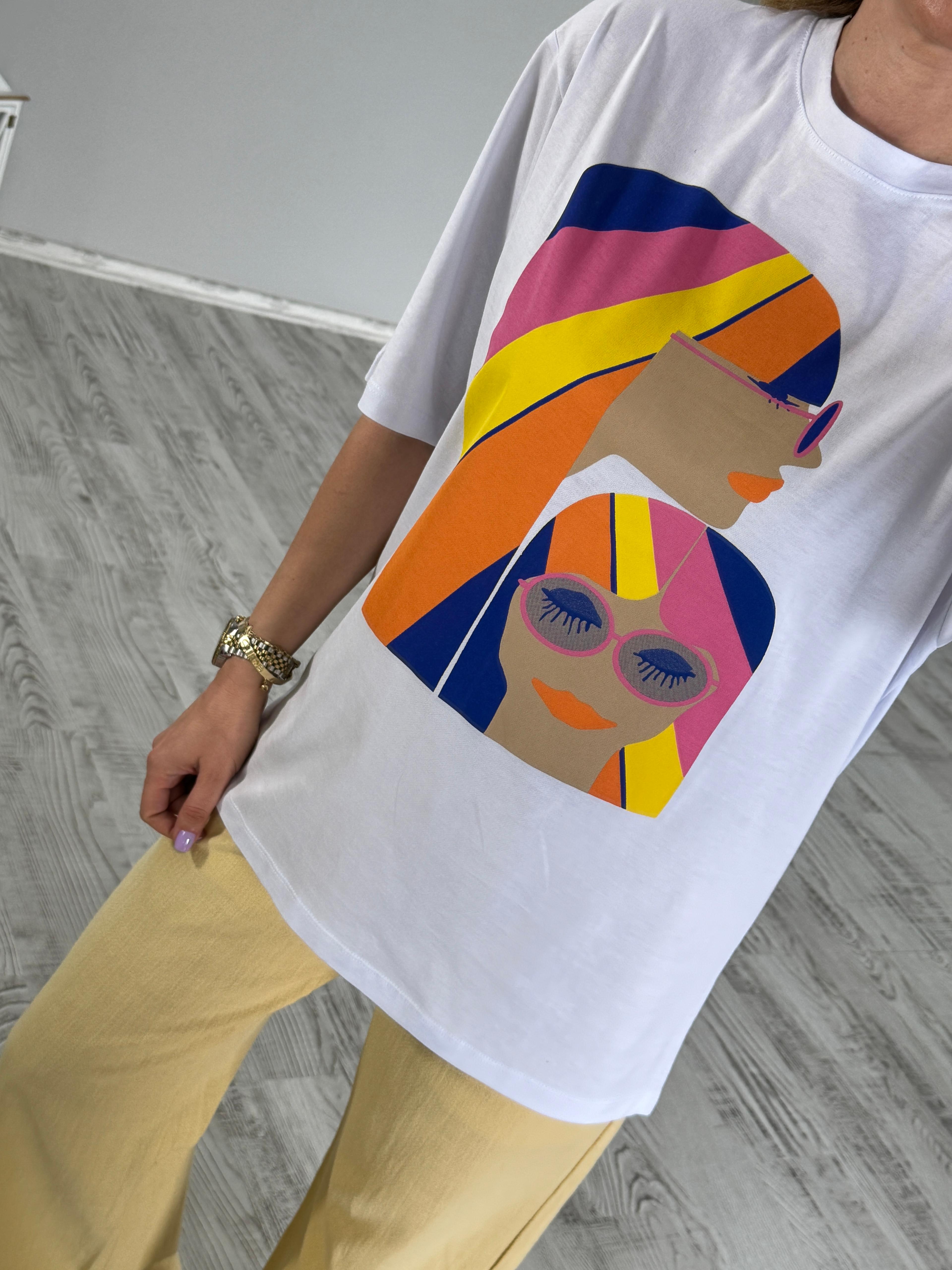 Beyaz Baskı Detaylı Tshirt