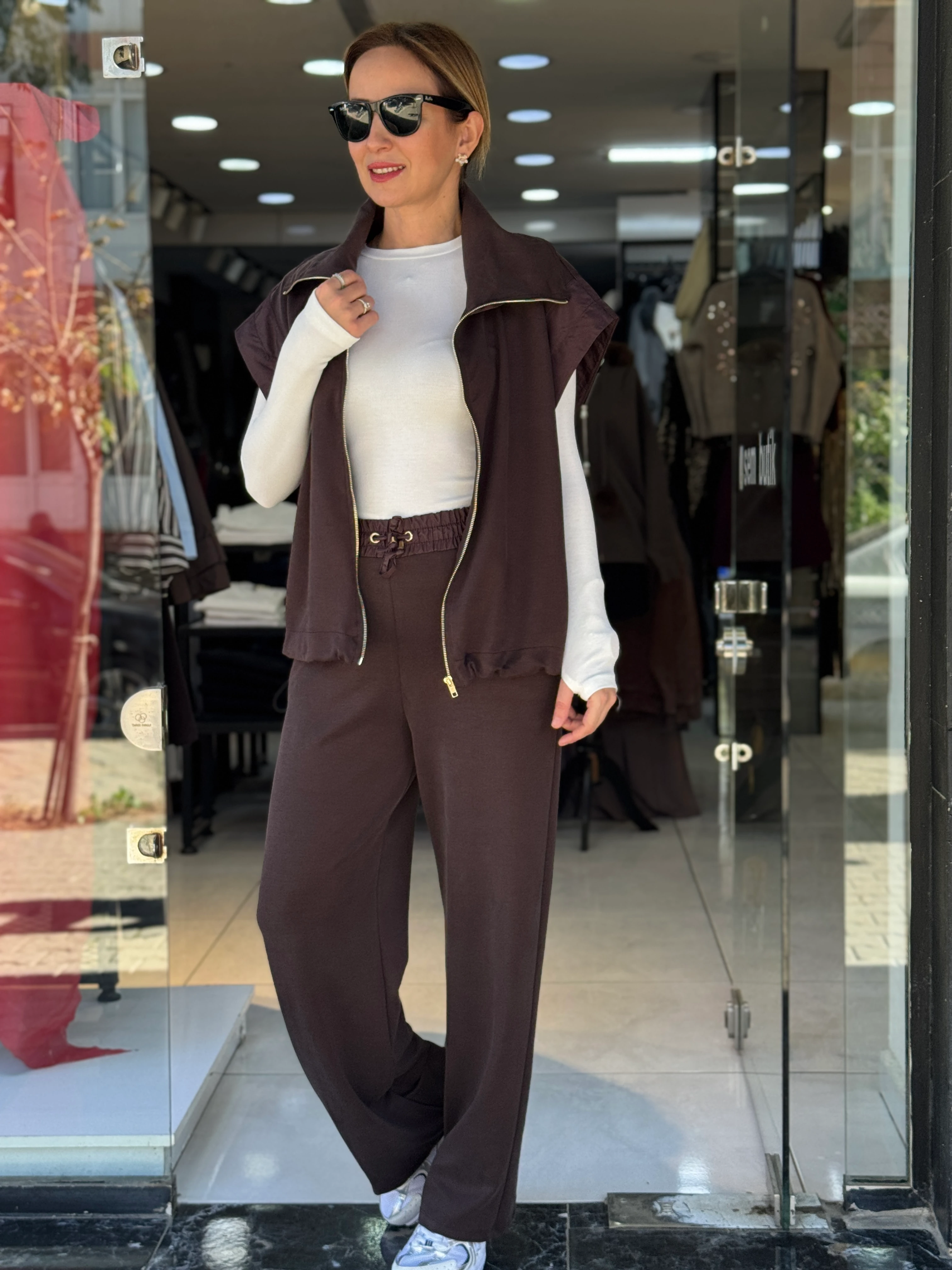 Paraşüt Detaylı Kahve Yelekli Takım