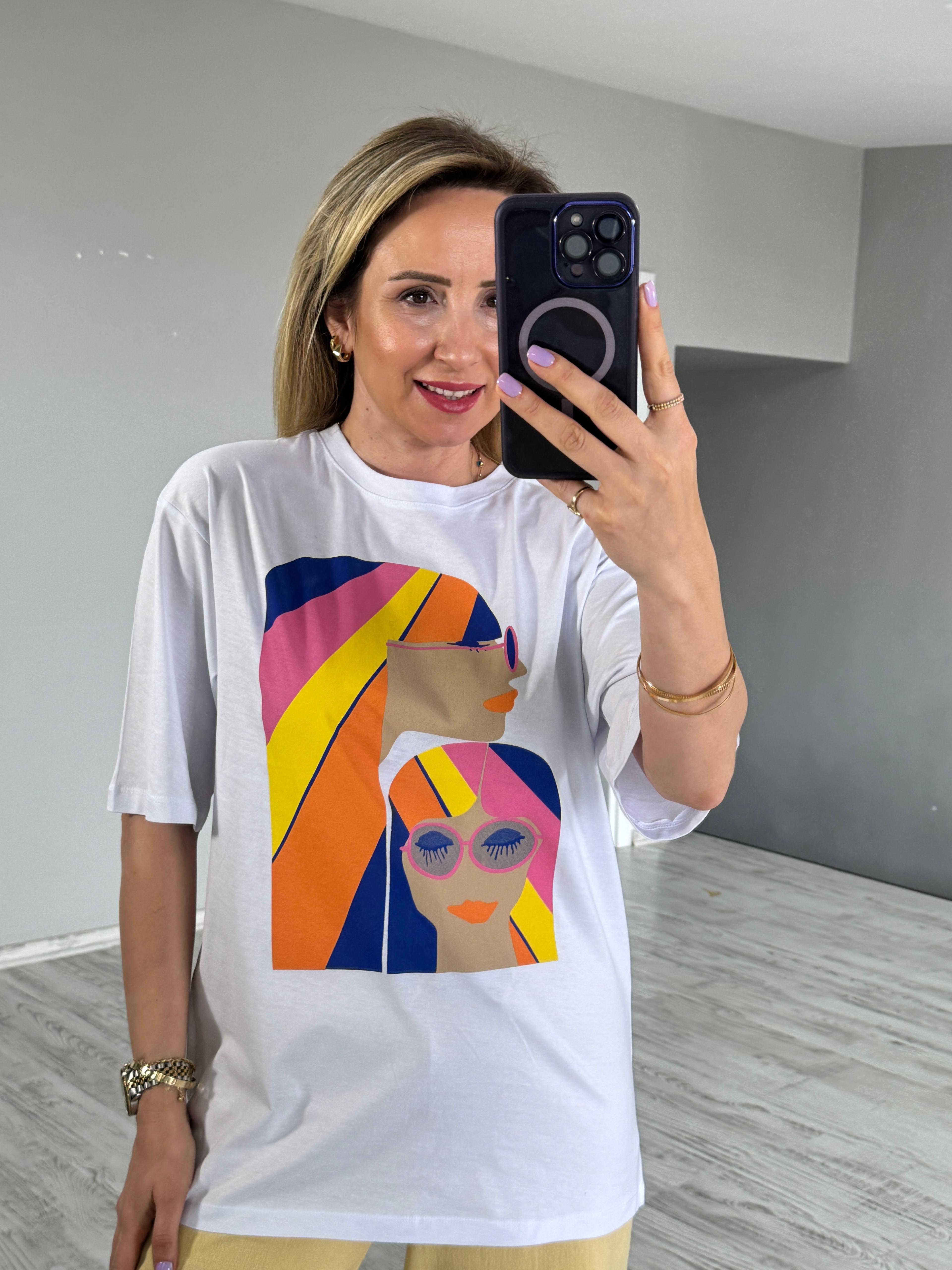 Beyaz Baskı Detaylı Tshirt