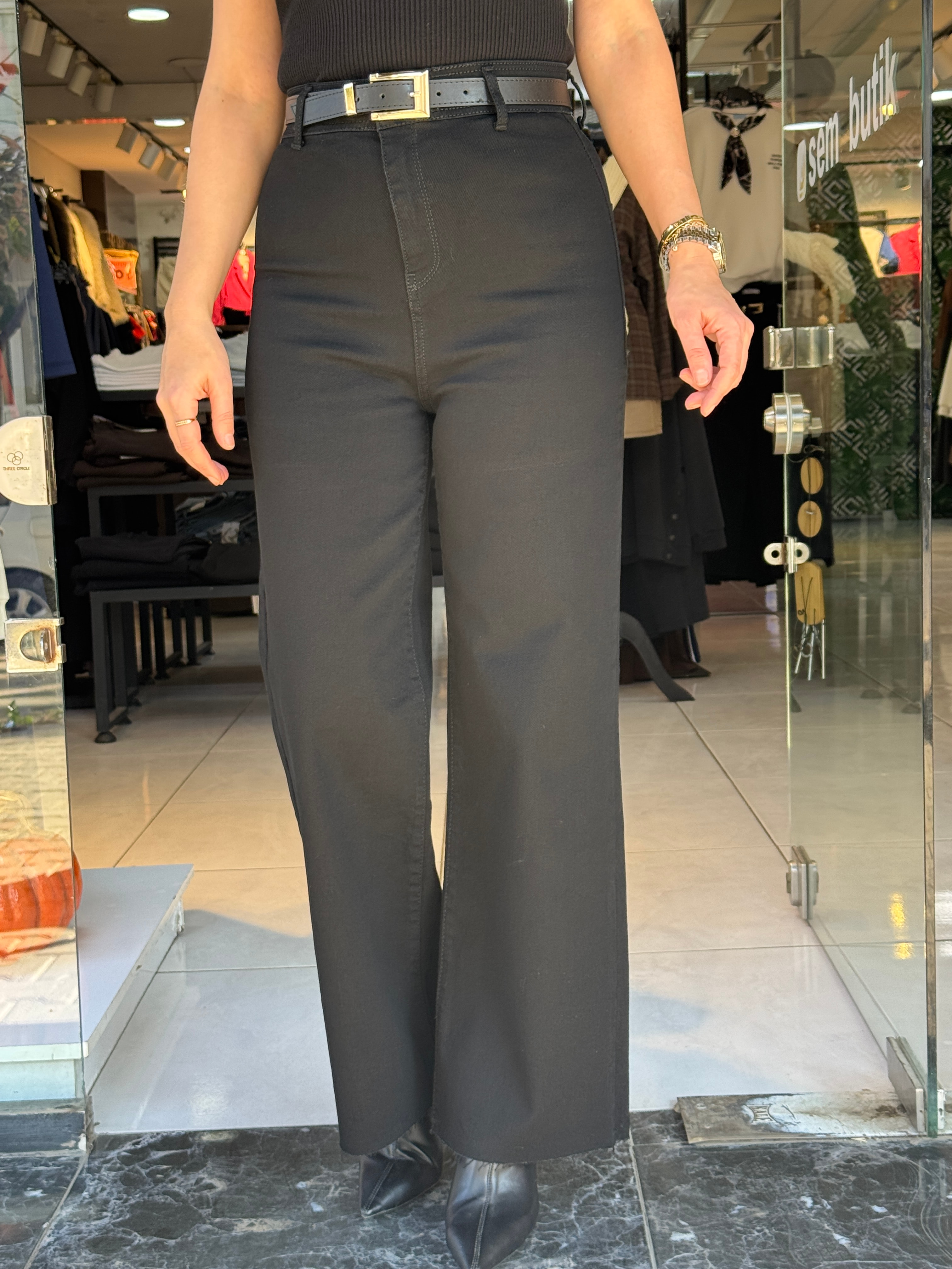 Siyah Kemerli Jean
