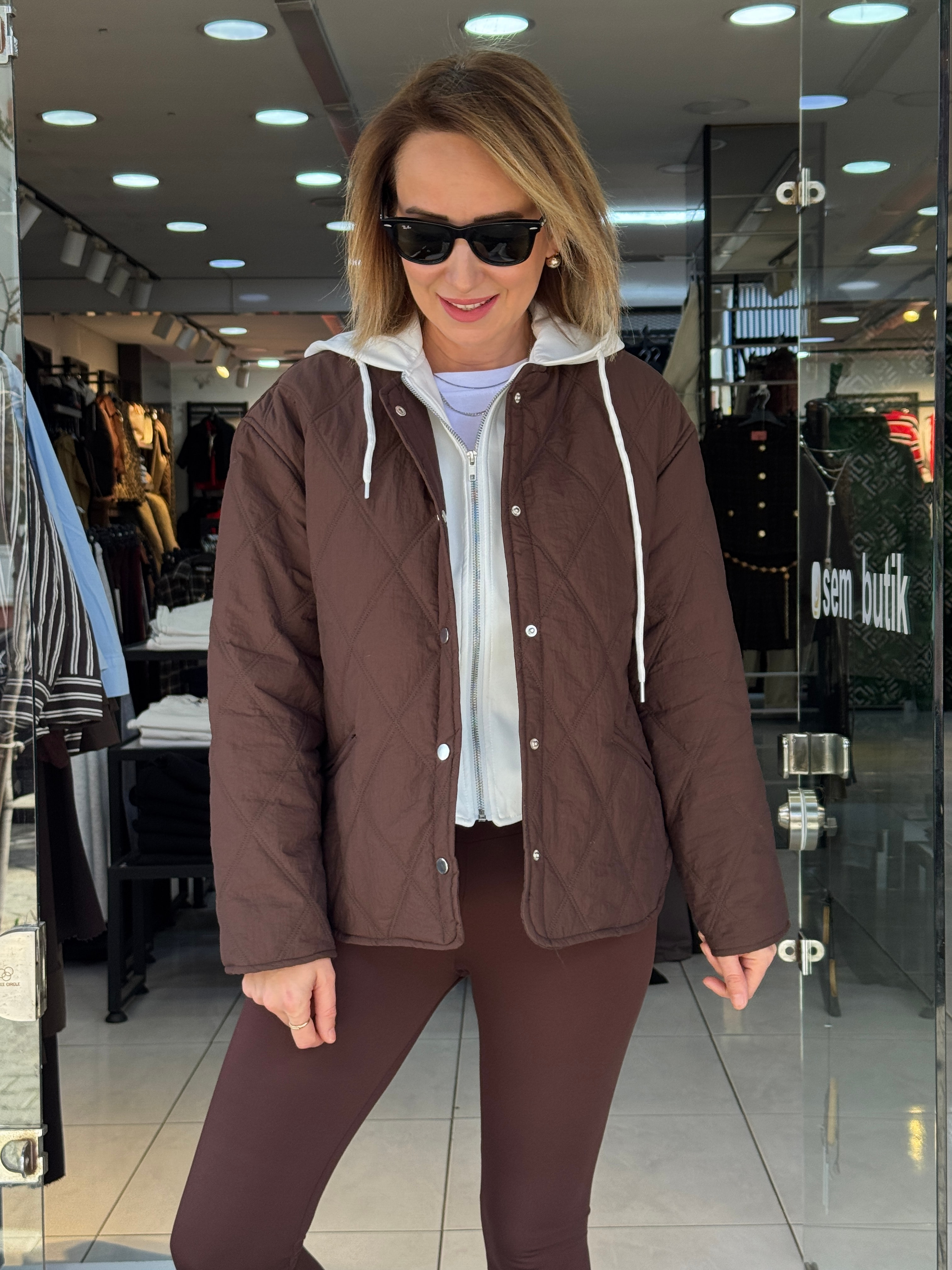 Kapitone Kapüşonlu Mont