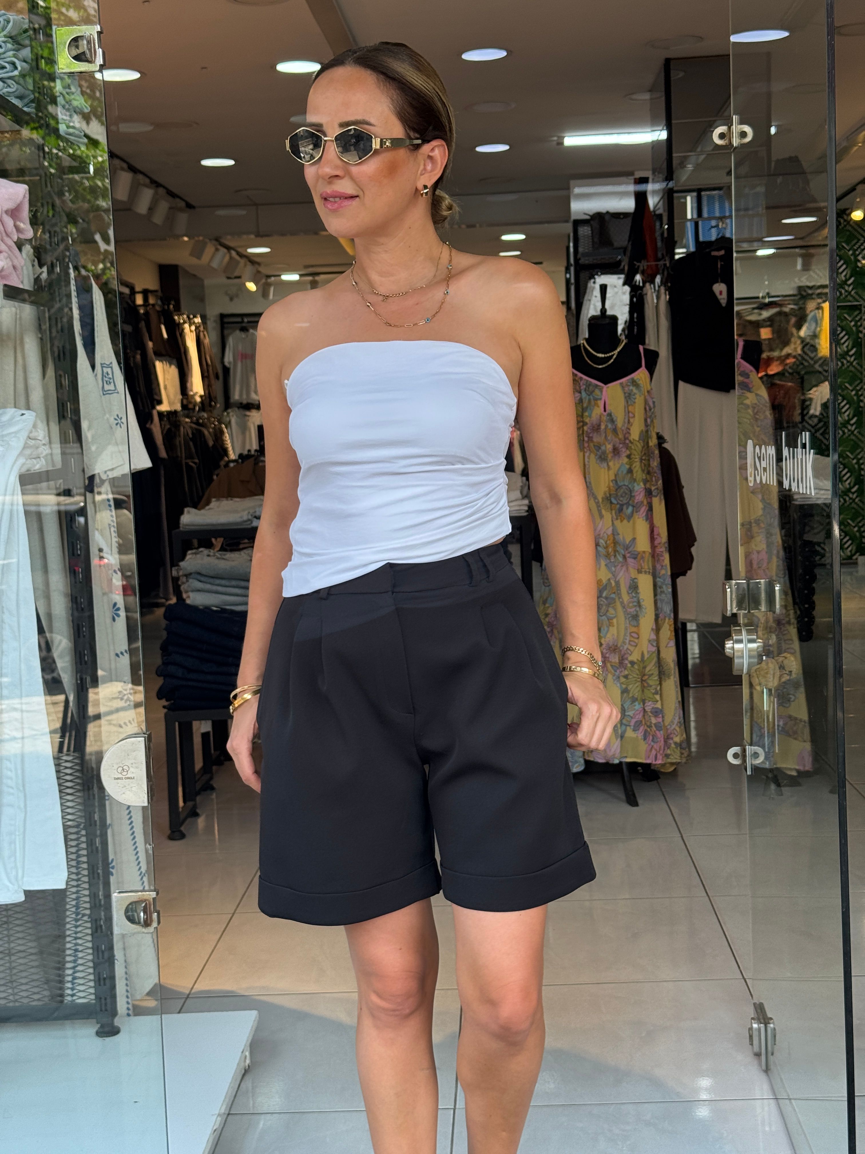 Siyah Kumaş Şort