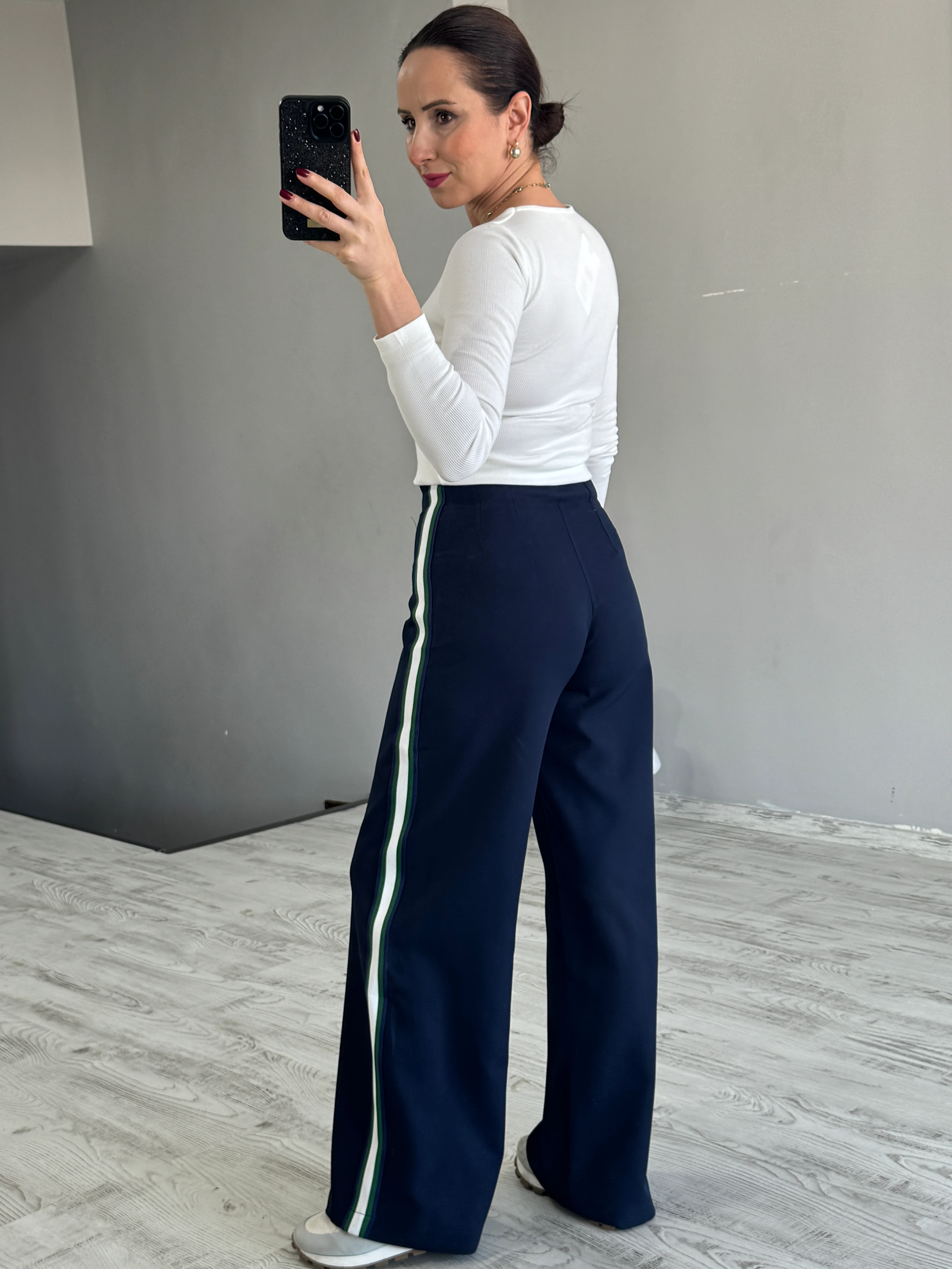 Yan Şerit Detaylı Pantolon