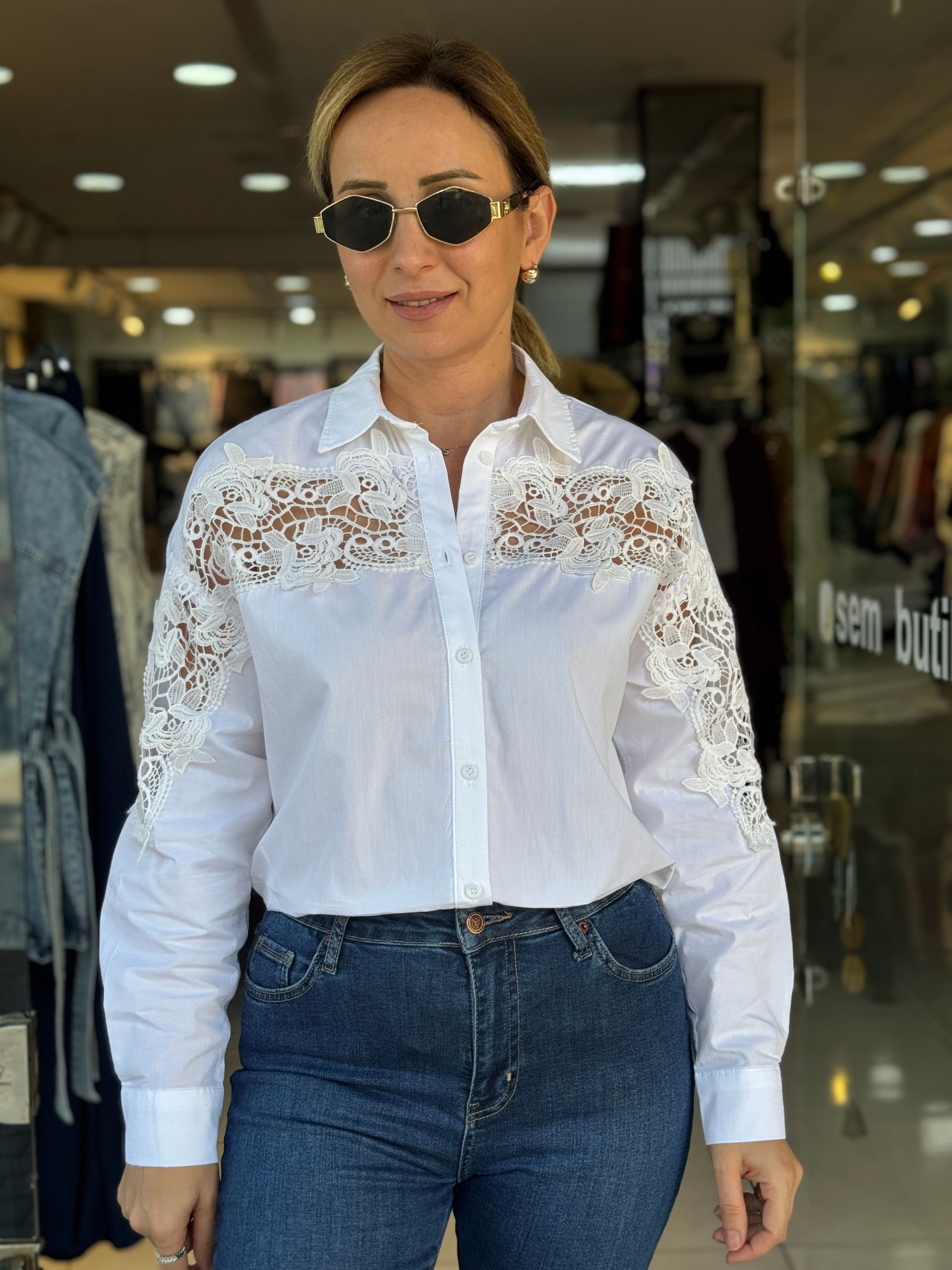 Beyaz Dantel Detay Gömlek 
