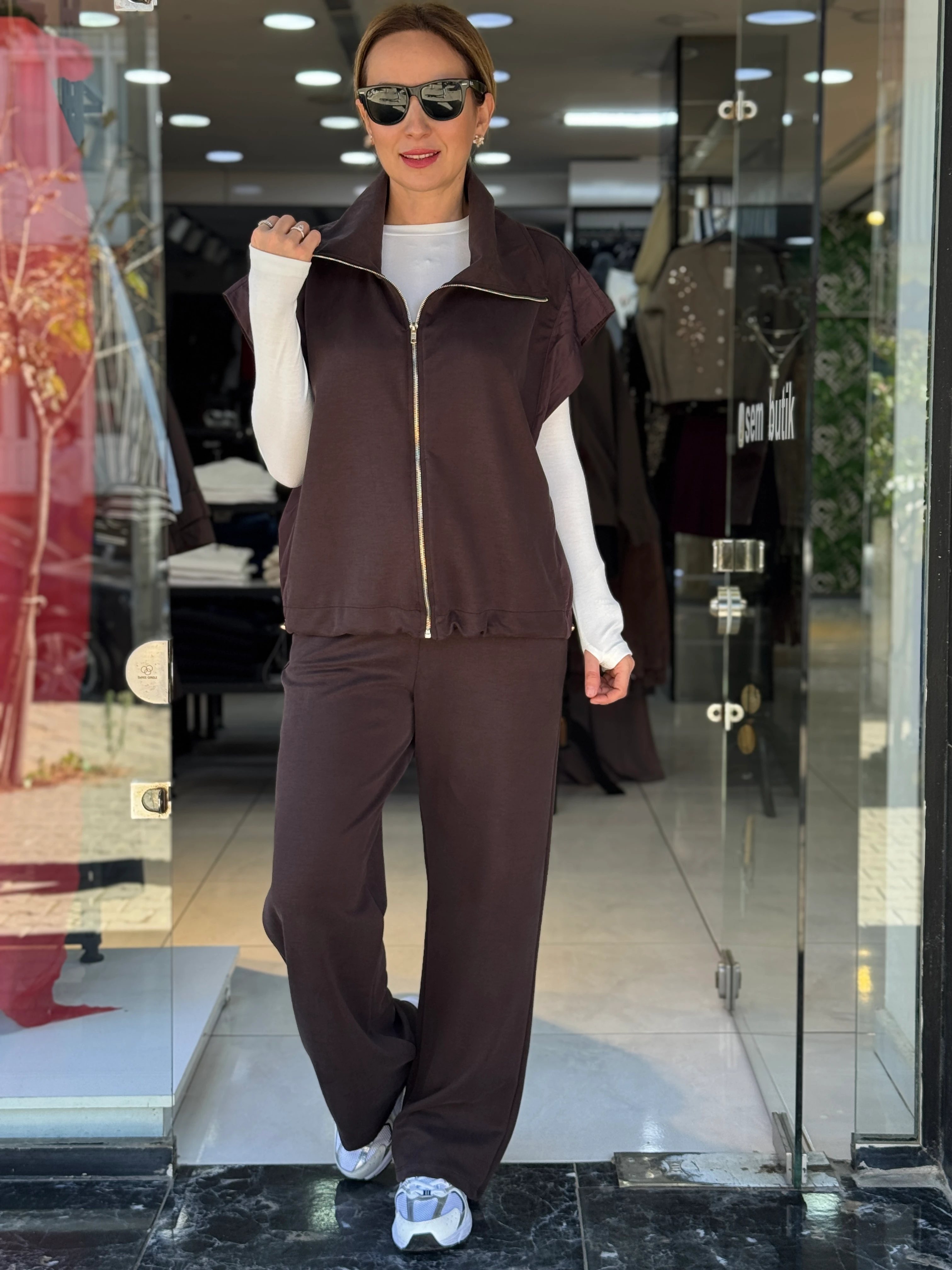 Paraşüt Detaylı Kahve Yelekli Takım