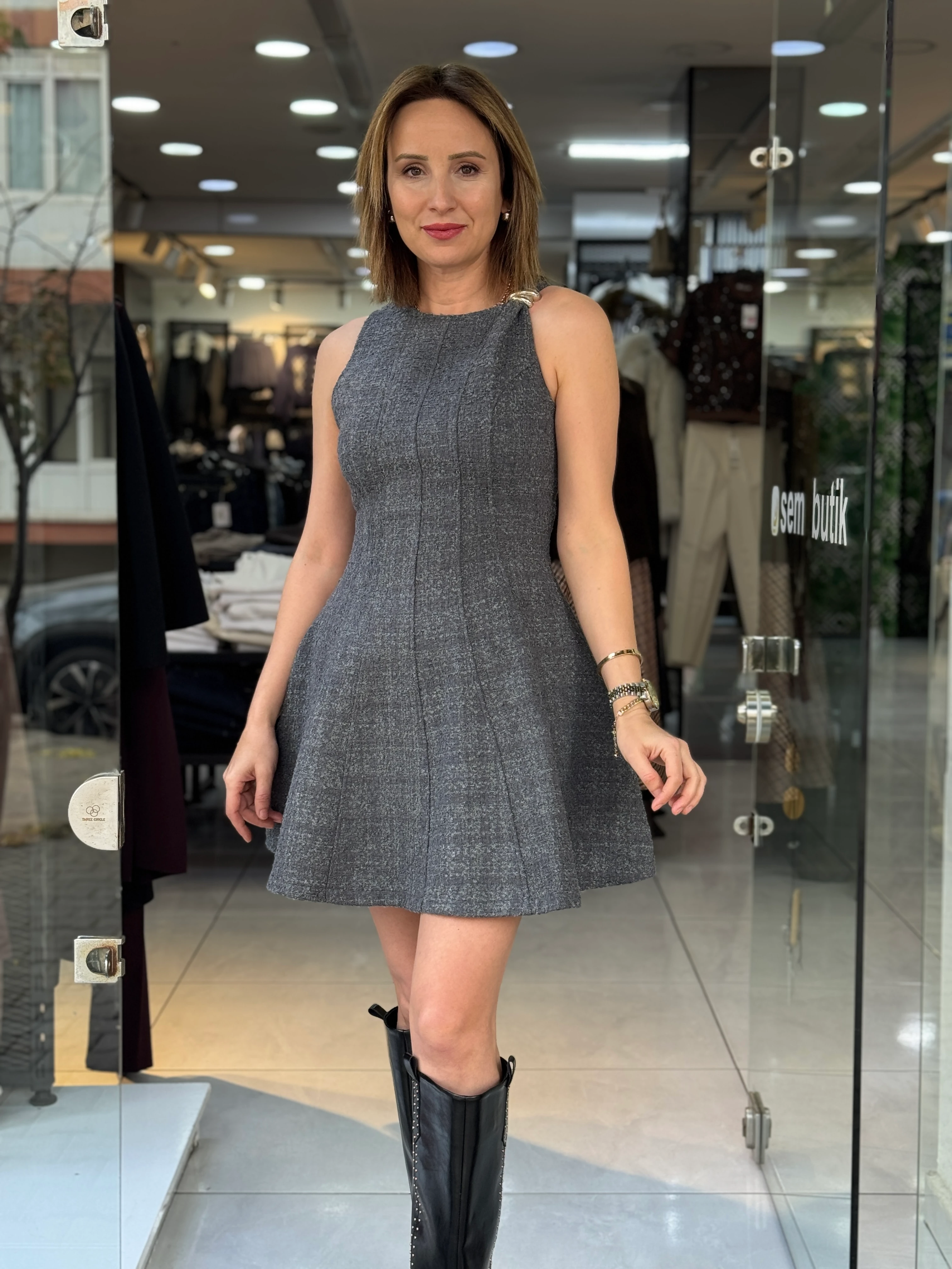 Omuz Aksesuarlı Antrasit Tüvit Elbise