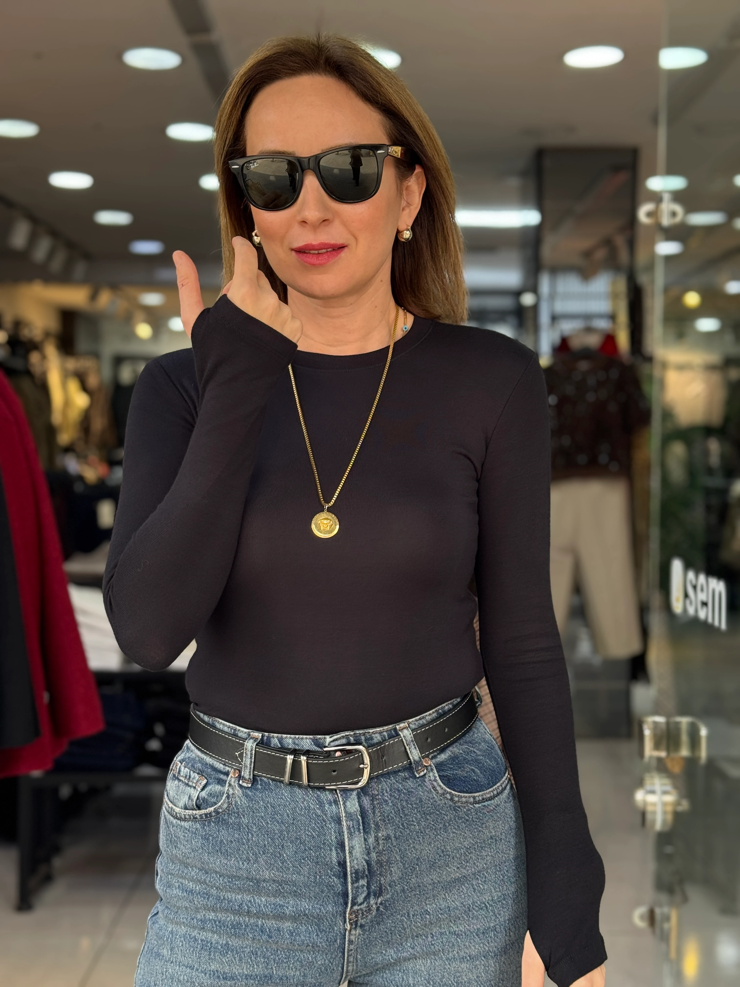 Yuvarlak Yaka Parmak Geçmeli Body