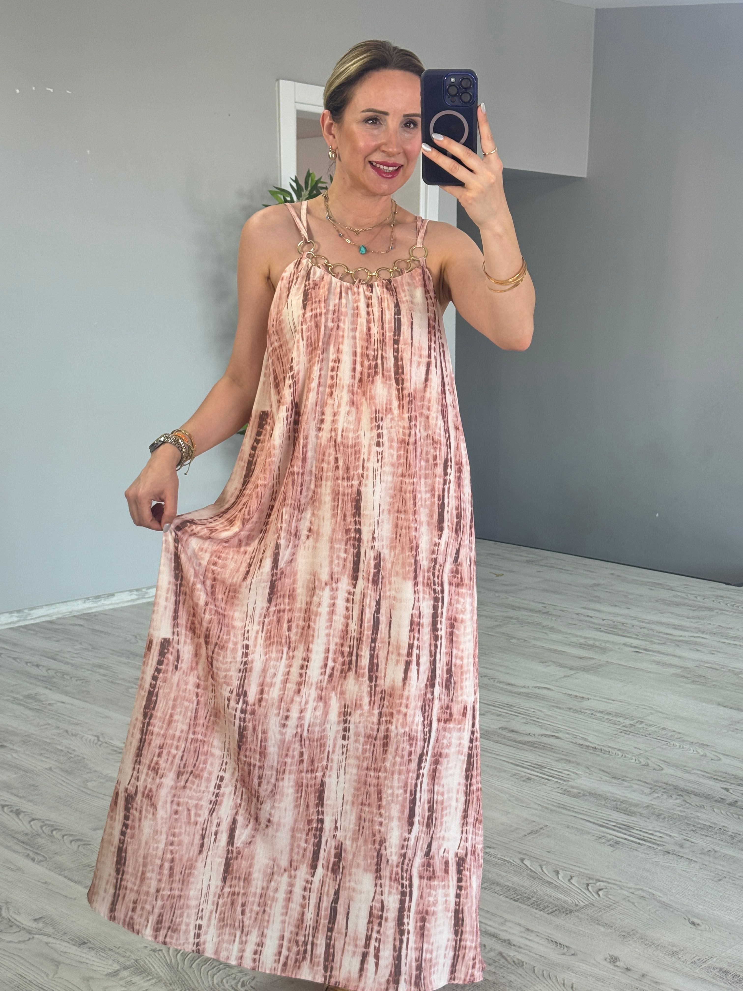 Zincir Detaylı Batik Elbise
