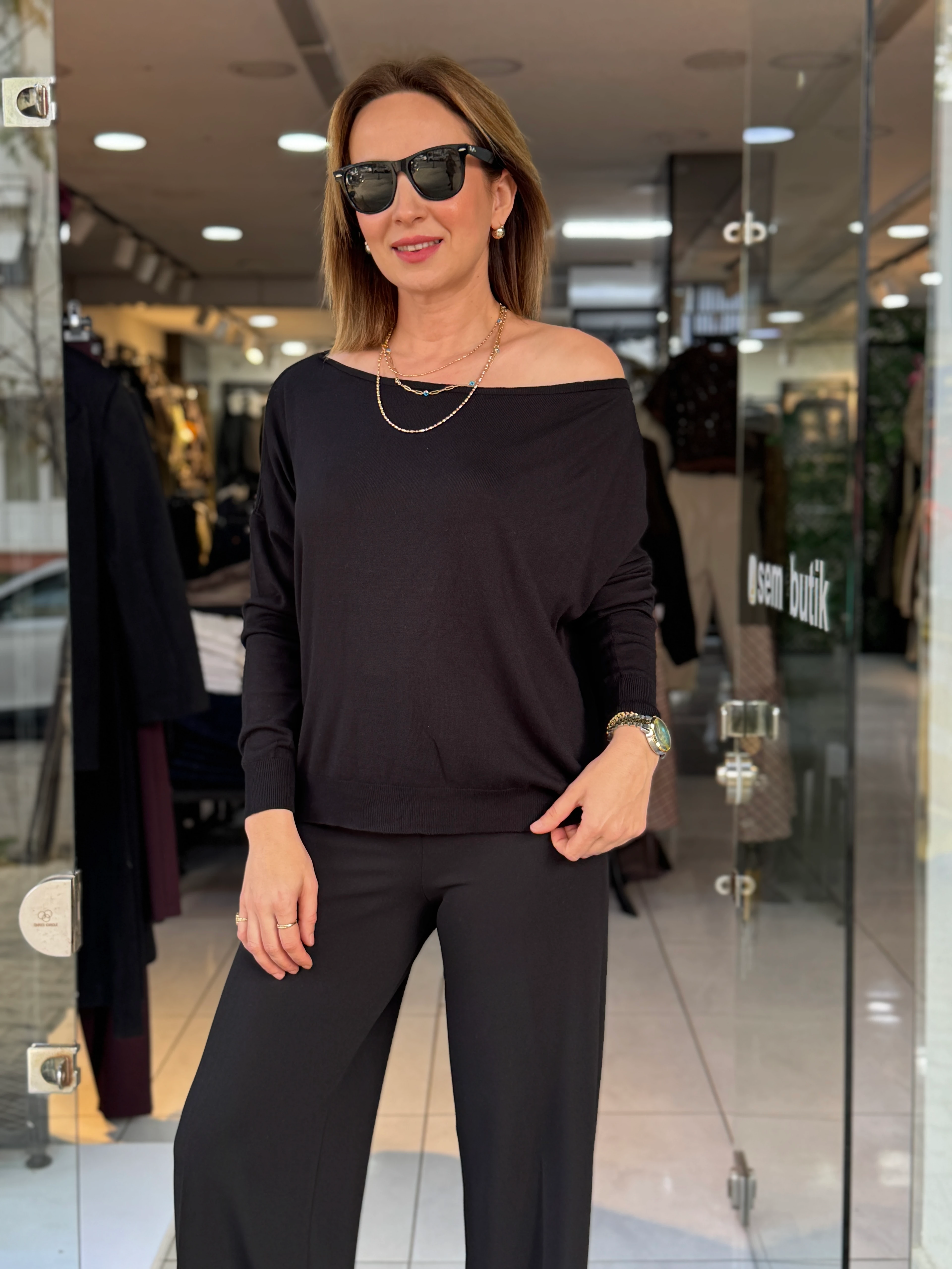 Kayık Yaka Triko - Siyah