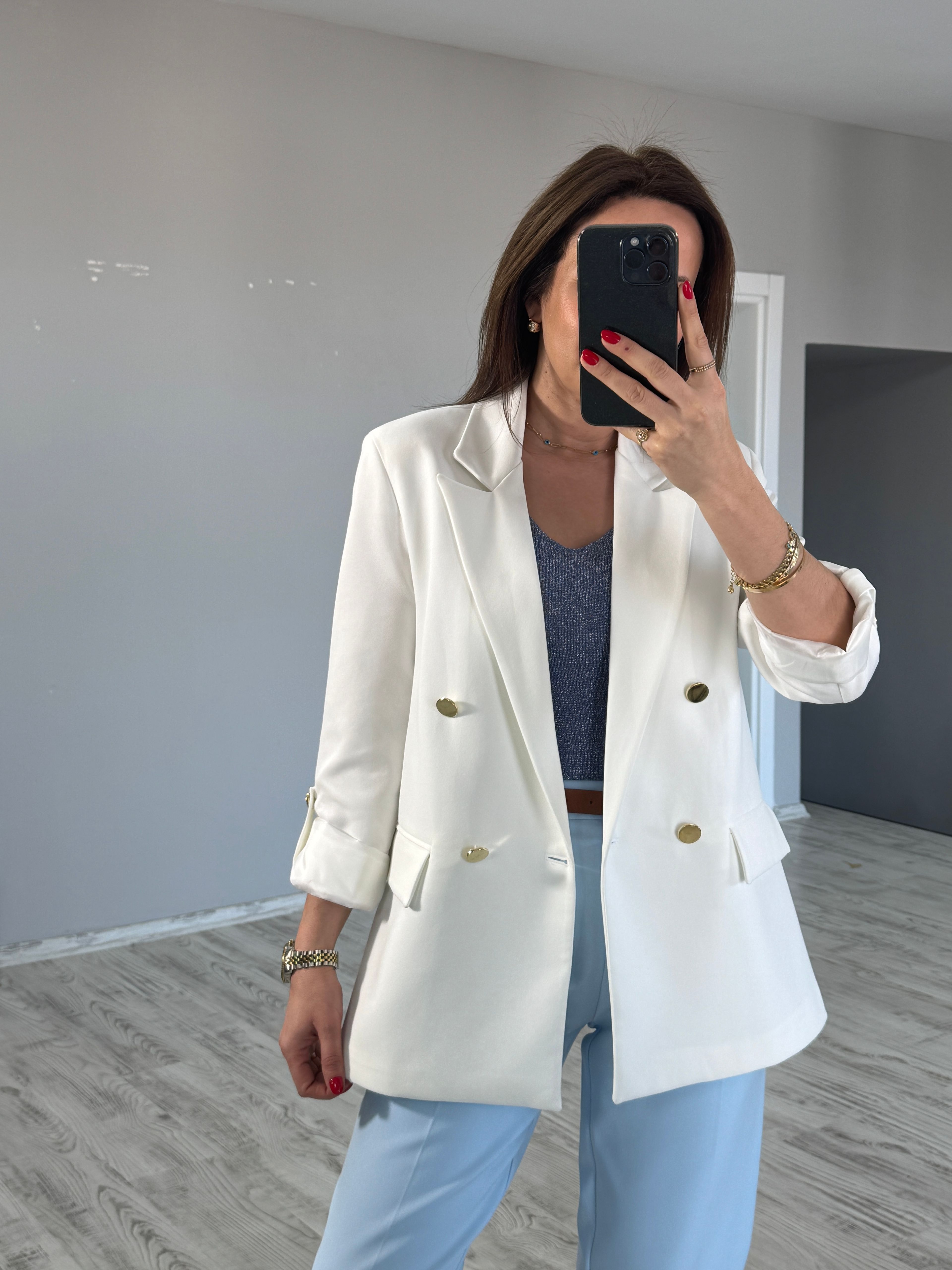 Gold Düğme Detaylı Beyaz Blazer