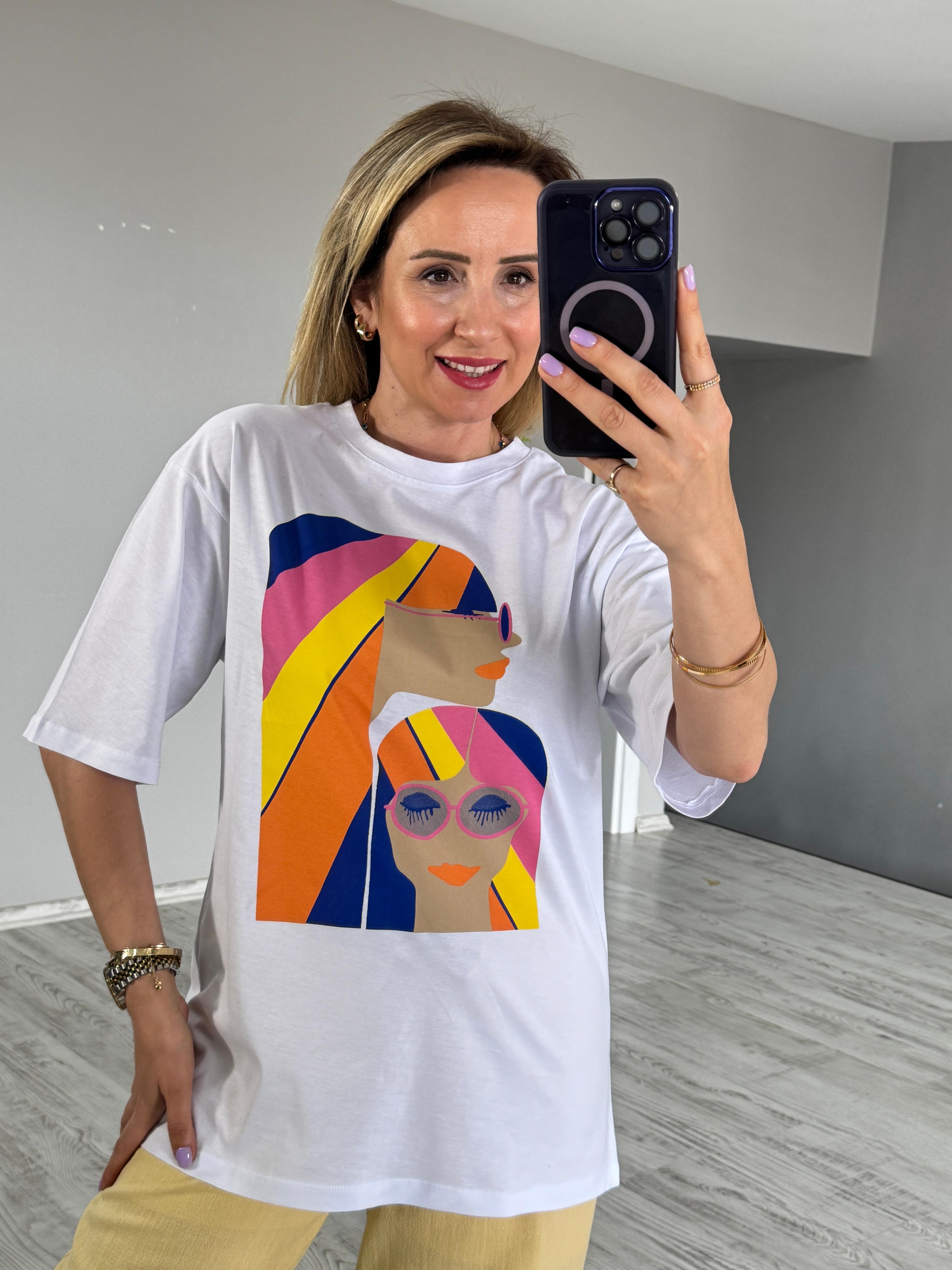 Beyaz Baskı Detaylı Tshirt