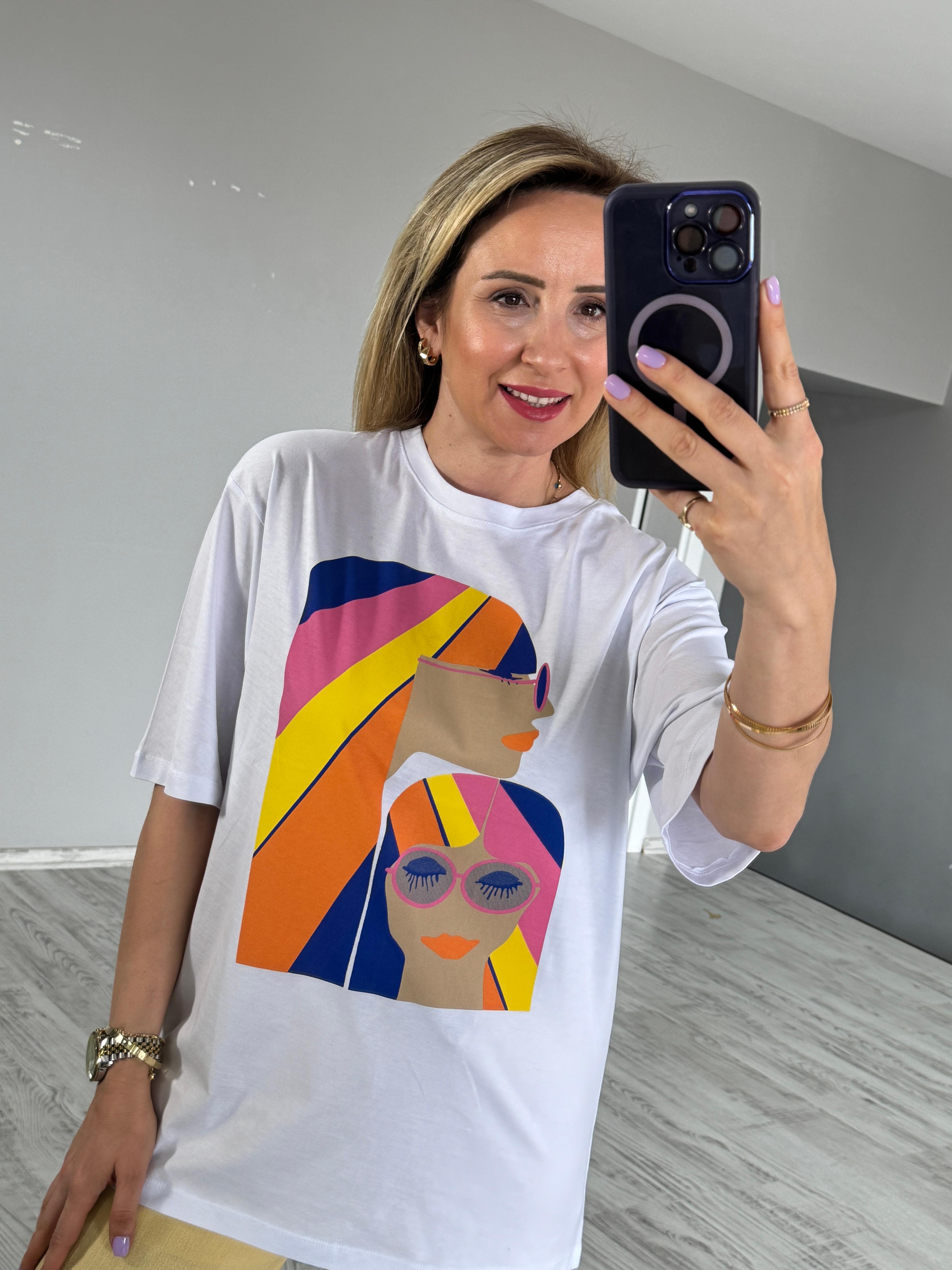 Beyaz Baskı Detaylı Tshirt