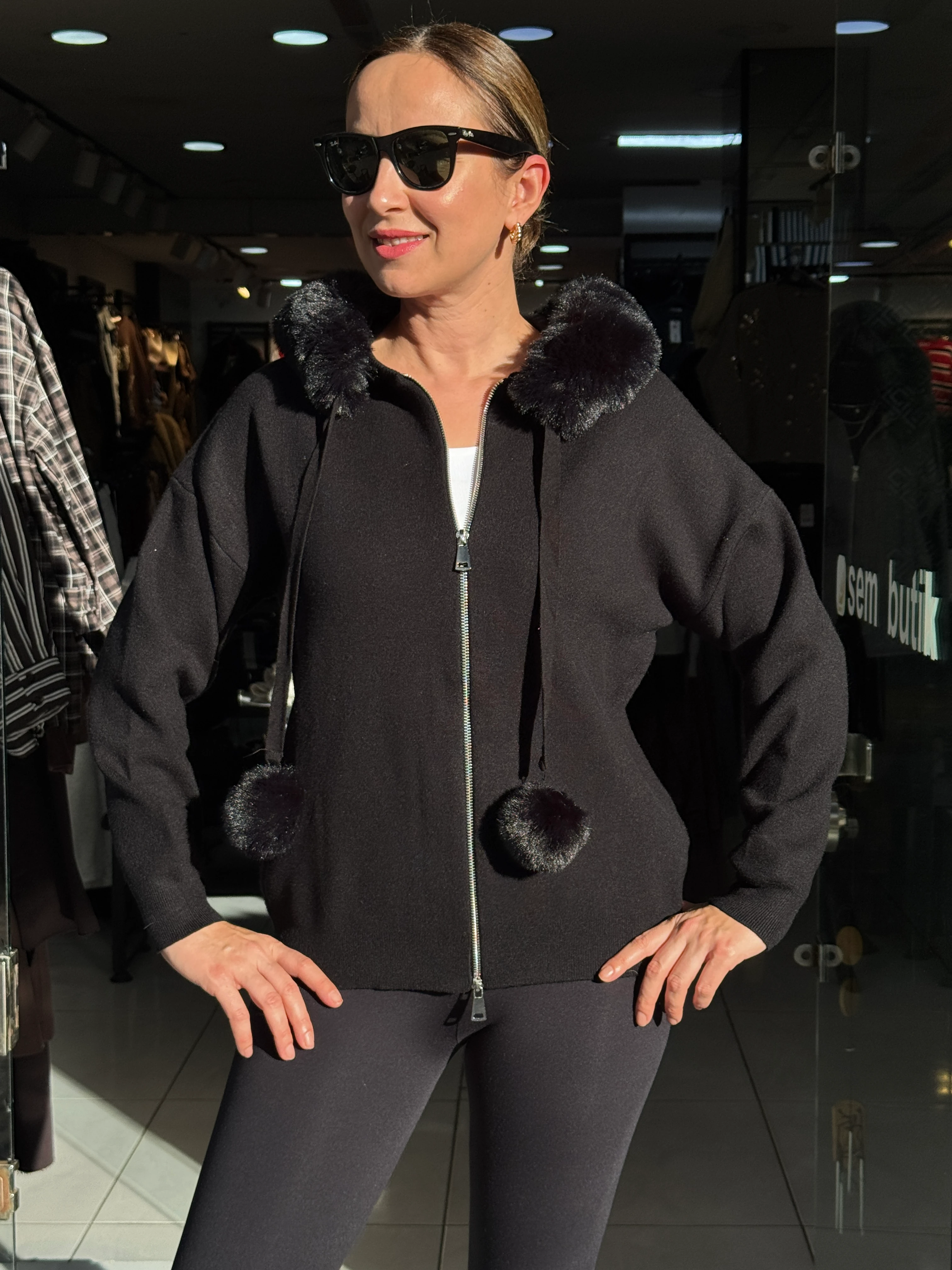 Kapüşon Kürk Detay Ponponlu Hırka