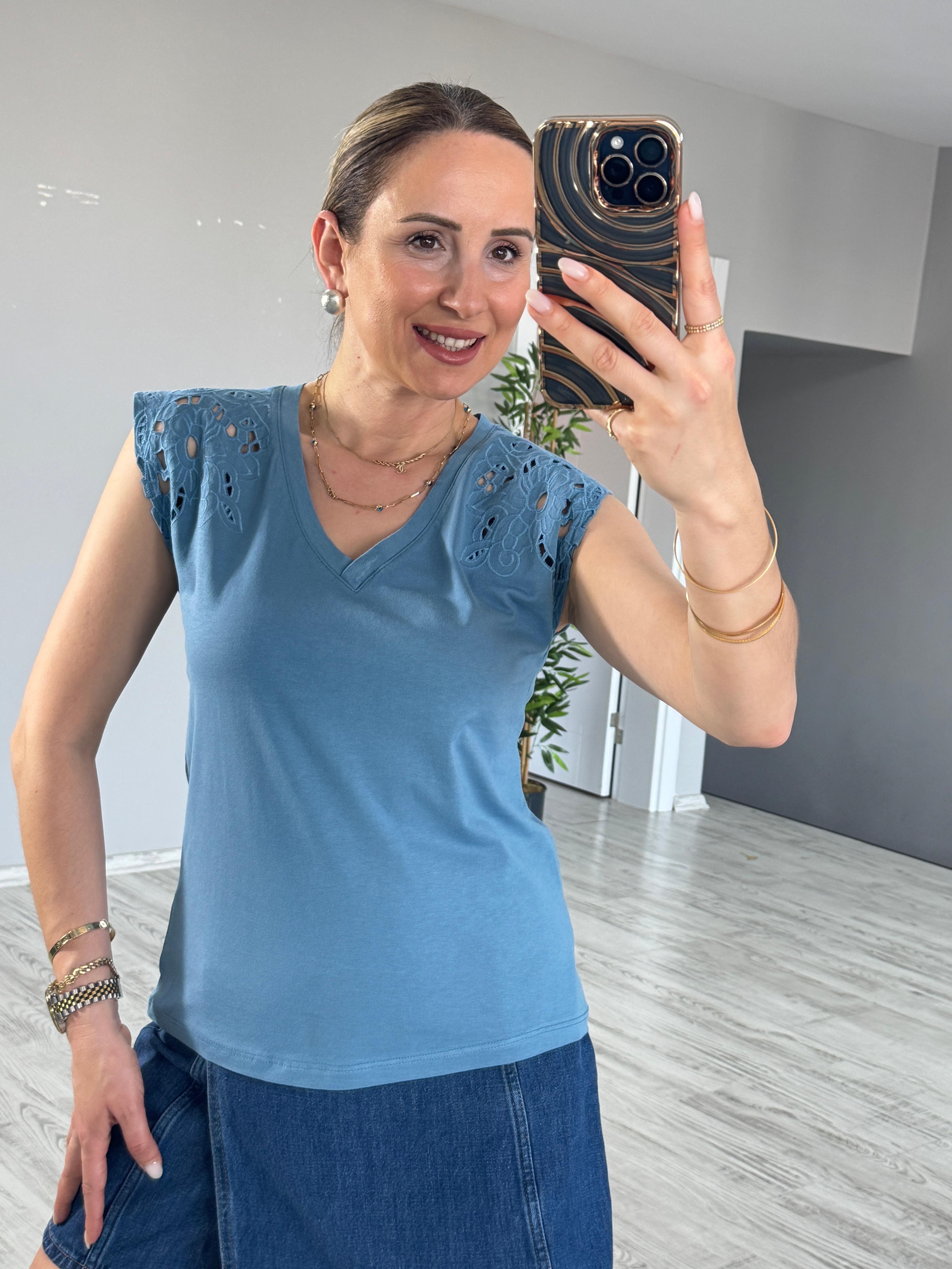 Fisto Detaylı Tshirt
