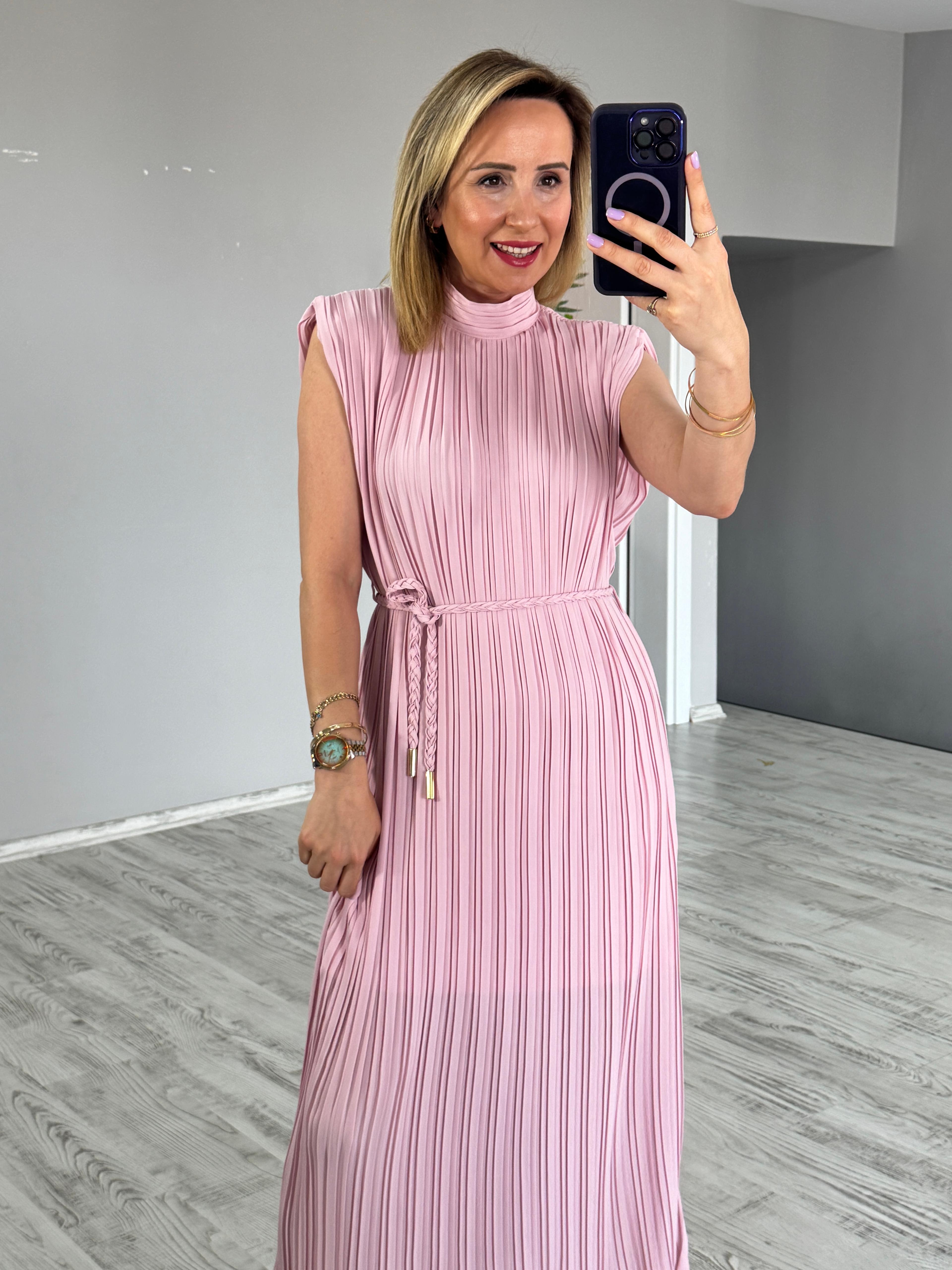 Pliseli Kemerli Toz Pembe Elbise