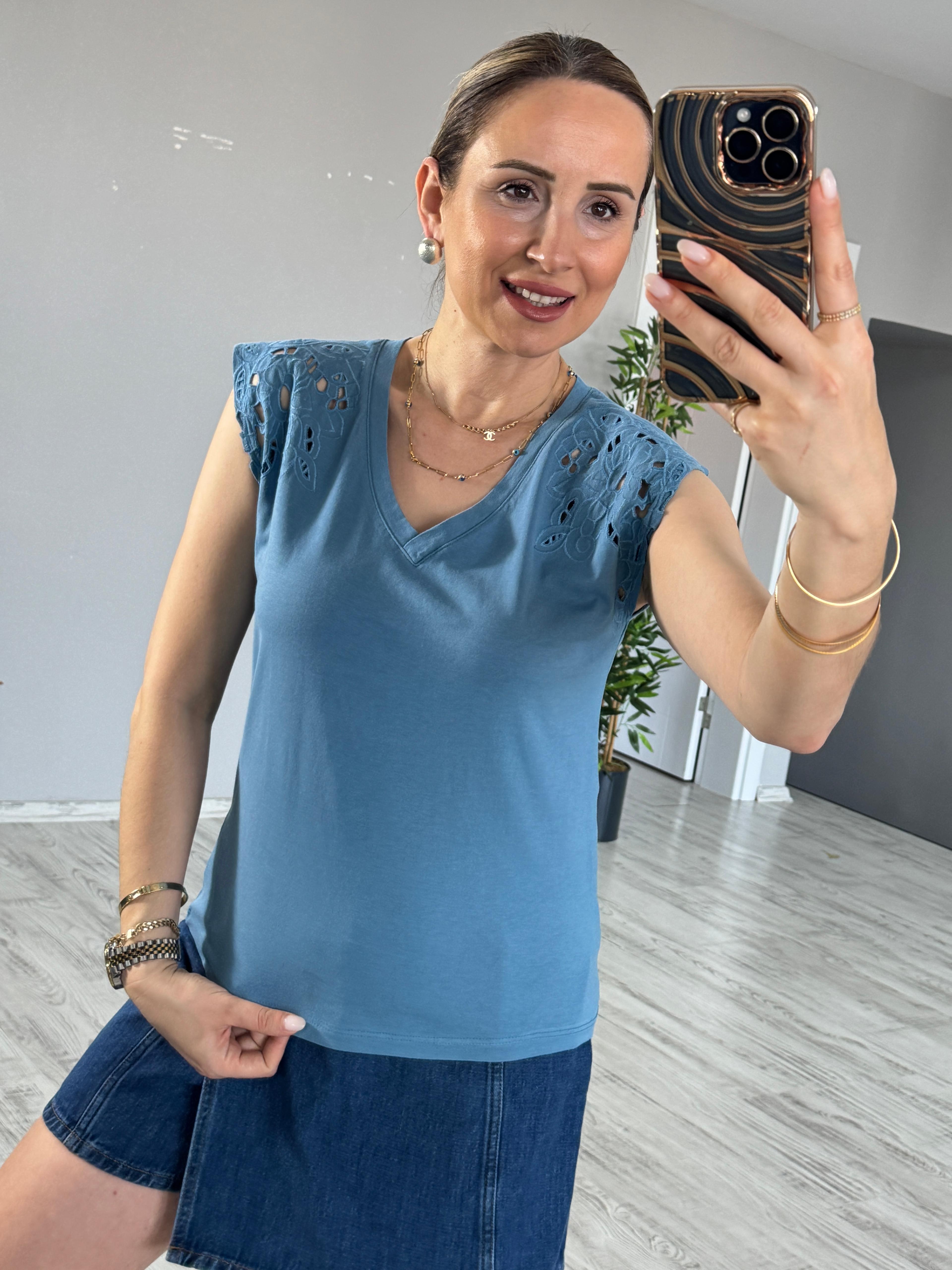 Fisto Detaylı Tshirt